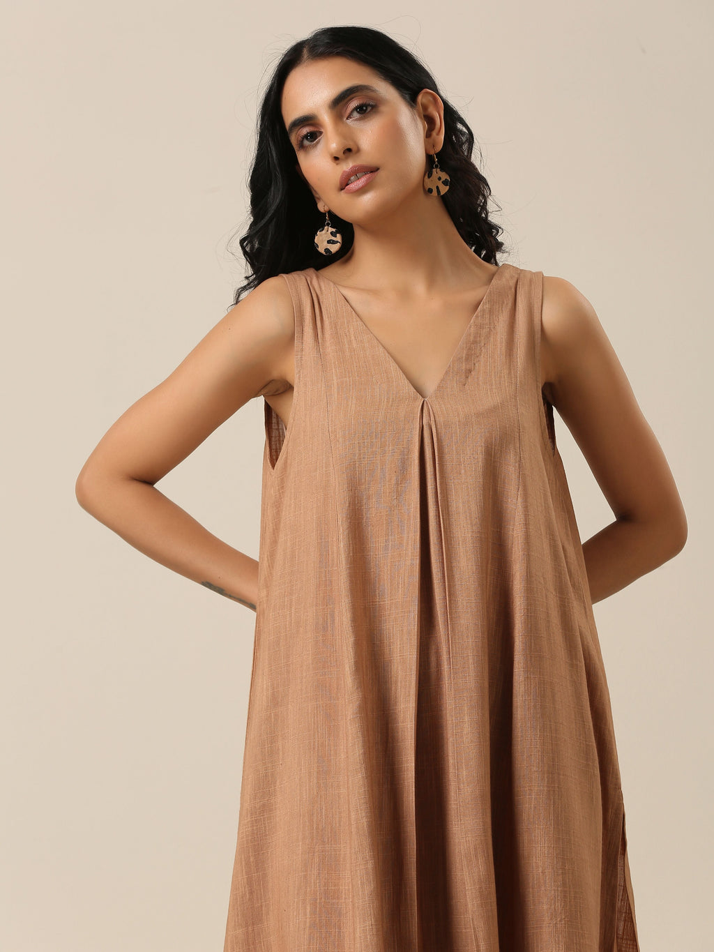trueBrowns Beige Slub Texture Sleeveless Flared Kurta Pant Set
