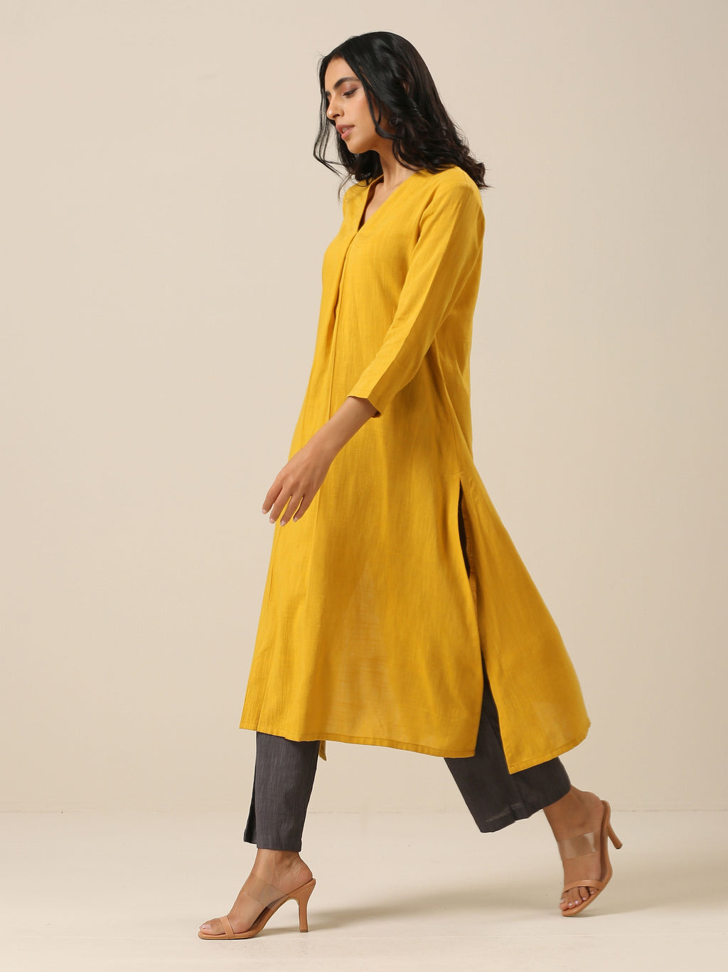 trueBrowns Mustard Yellow Slub Texture Neck Pleat Kurta Pant Set
