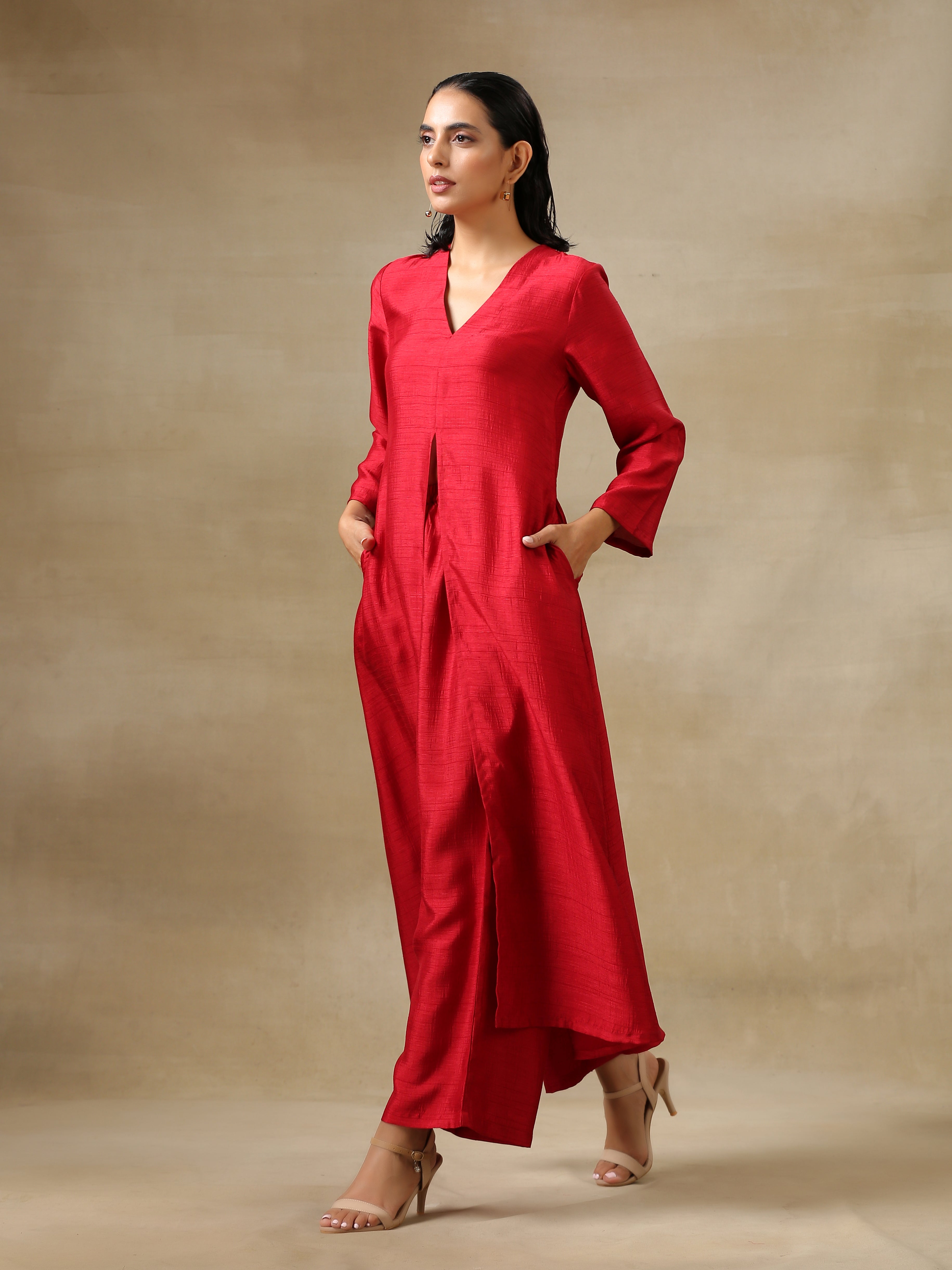 trueBrowns Maroon Textured Silk Front Slit Kurta Pant Set