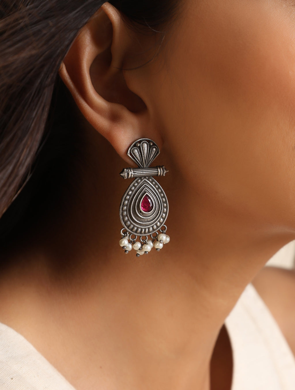 trueBrowns Silver Pearl Bead Earrings
