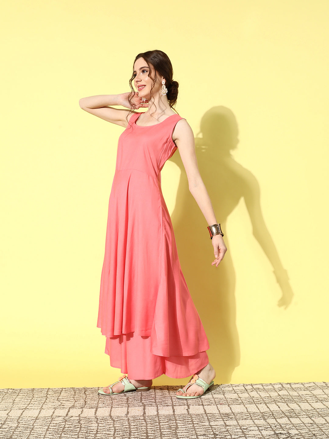 InWeave Women's Camelia Fusion Layer With Peach Sleeveless Kurta Set
