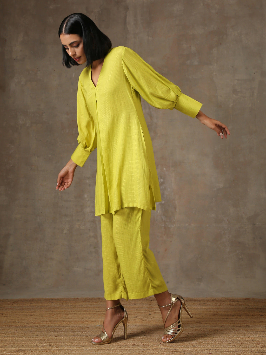 trueBrowns The Penelope - Lime Green Solid Textured Co-Ord Set