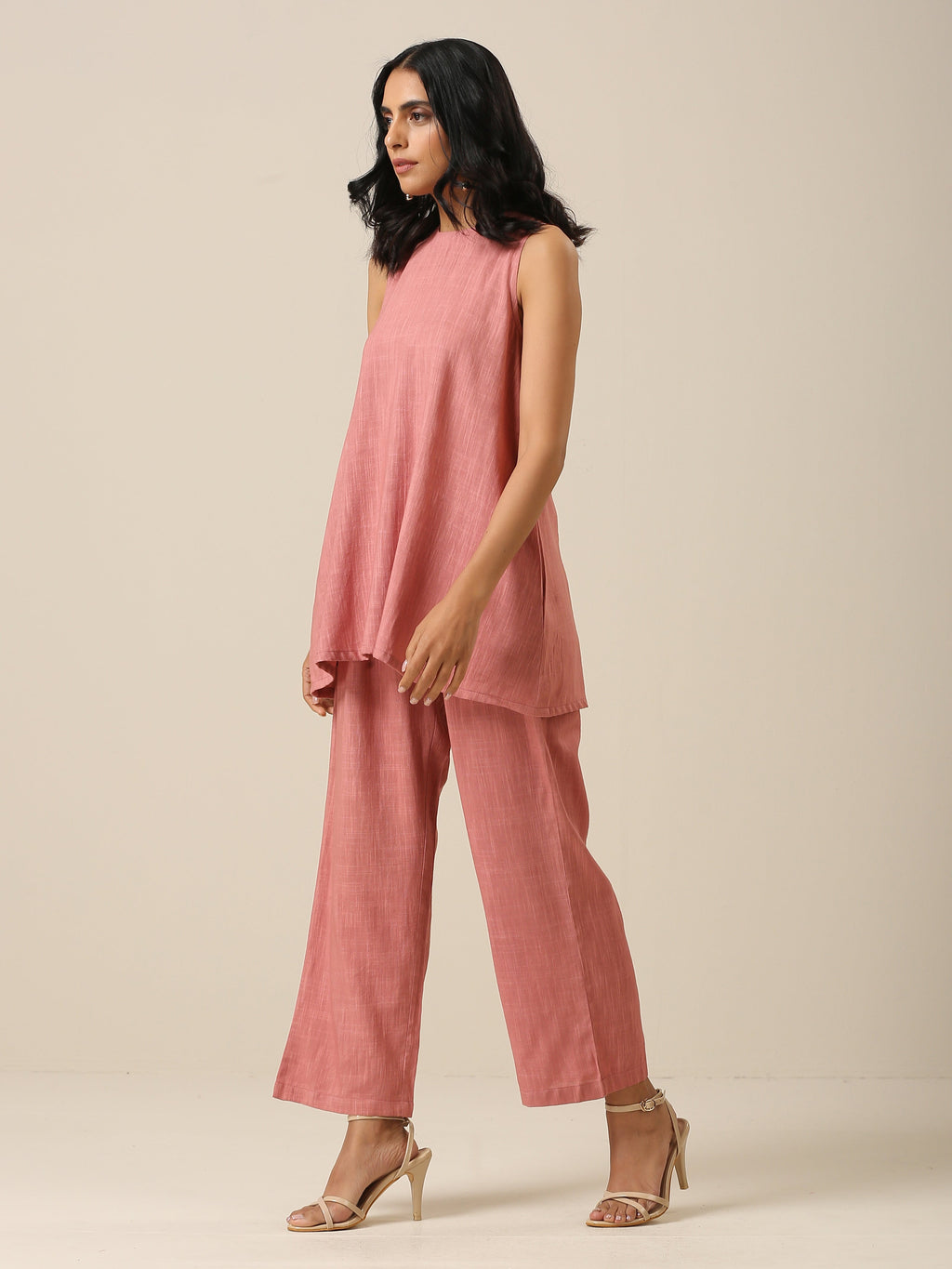 trueBrowns Light Mauve Slub Textured Sleeveless Short Co-Ord Set