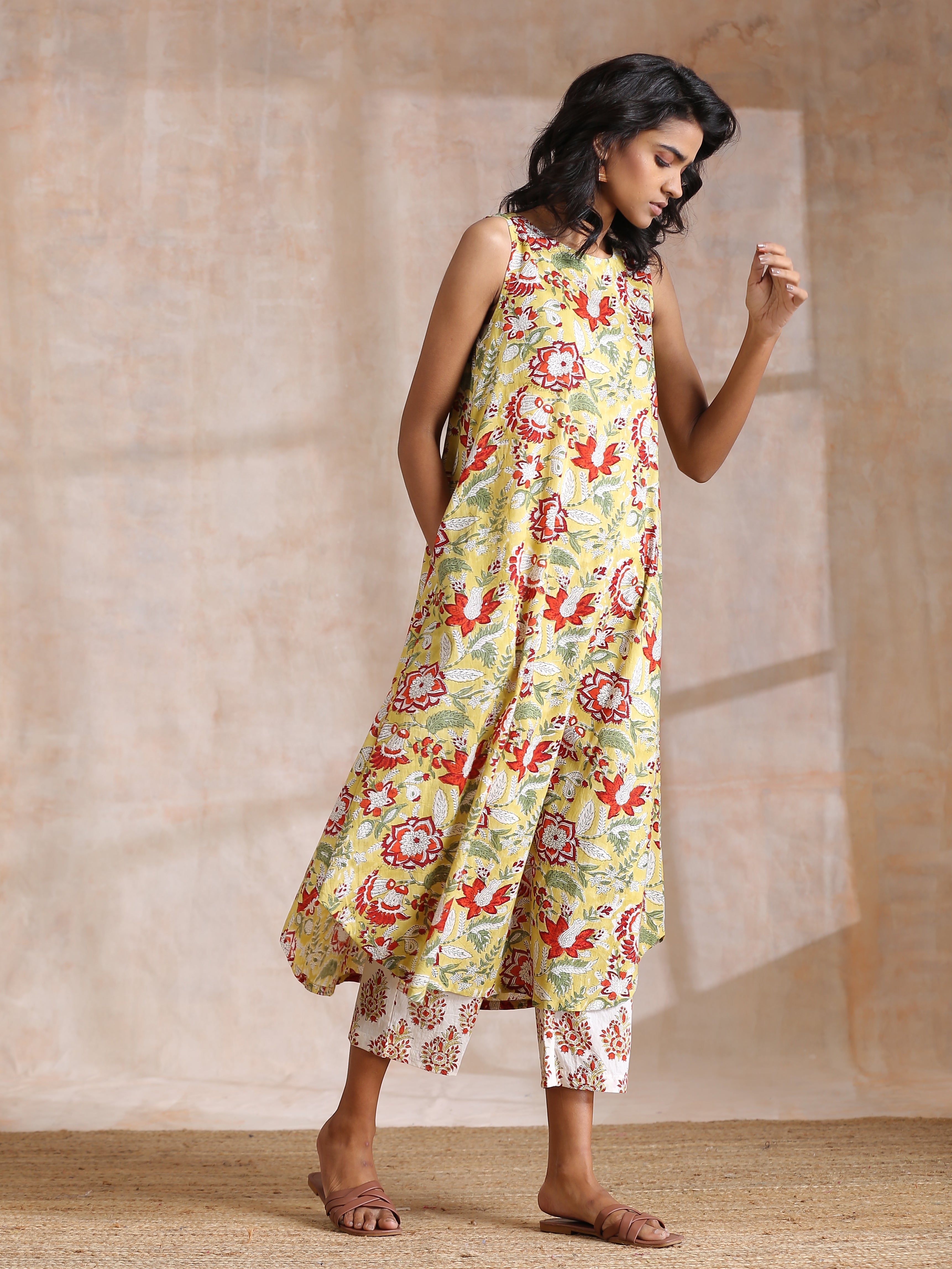 trueBrowns Yellow Overall Floral Block Print Cotton Sleeveless Kurta Pant Set