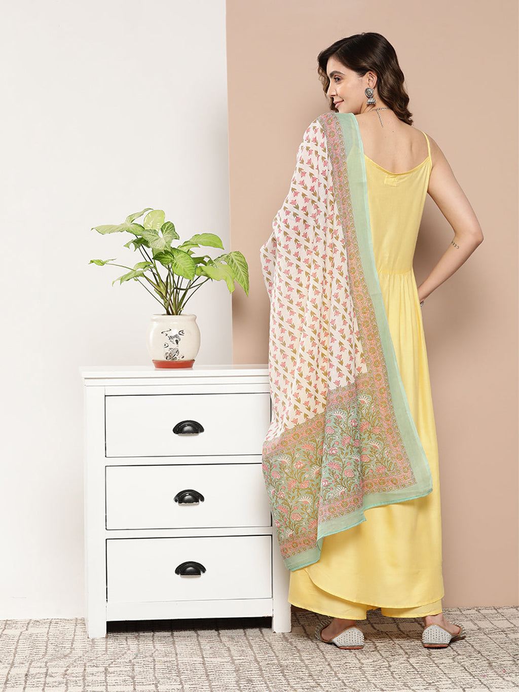 InWeave Women's Light Yellow Ray Strappy Set With Aqua Printed Border Dupatta