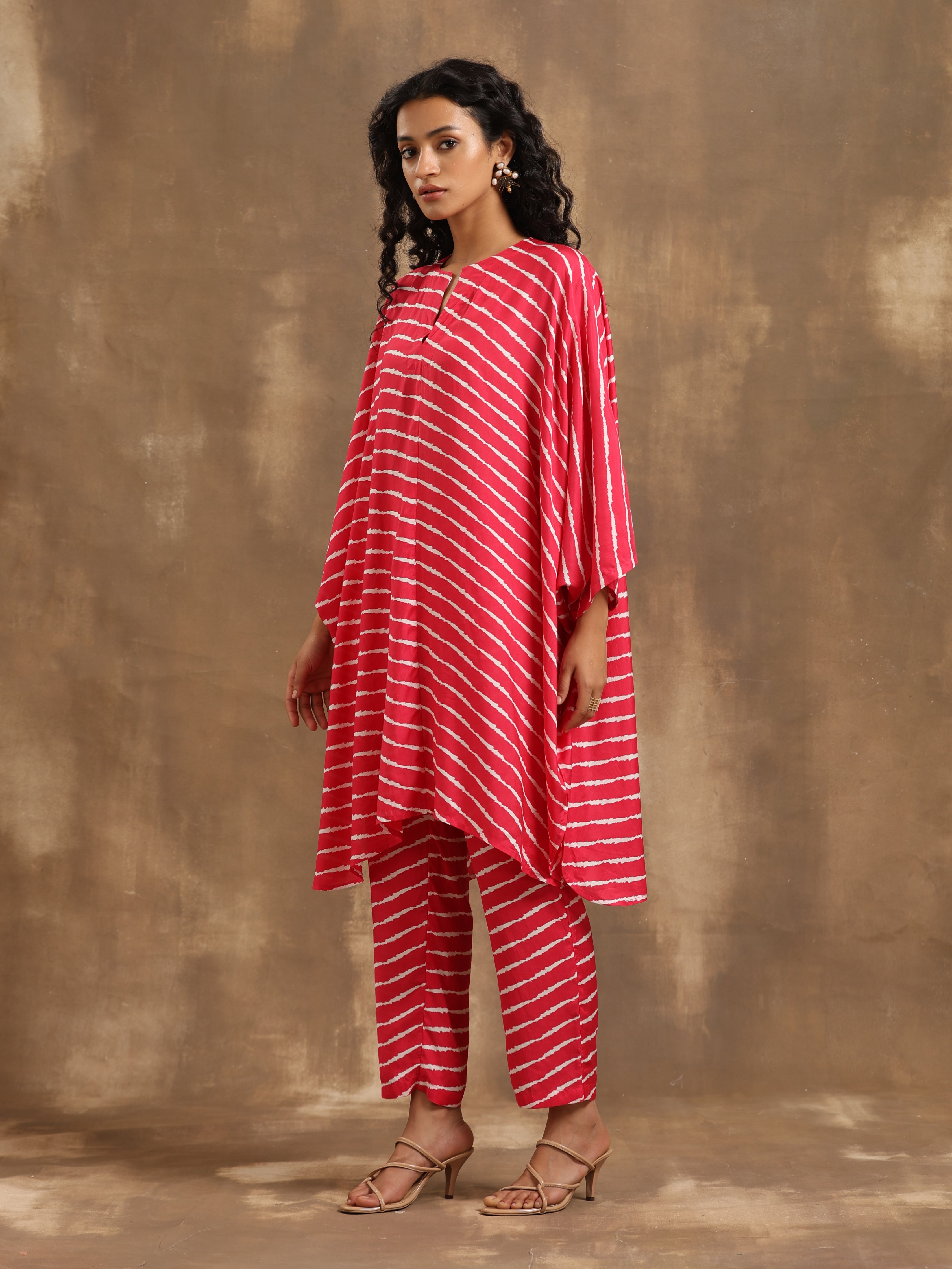 trueBrowns Pink Lehariya Printed Silk Kaftan Co-Ord Set