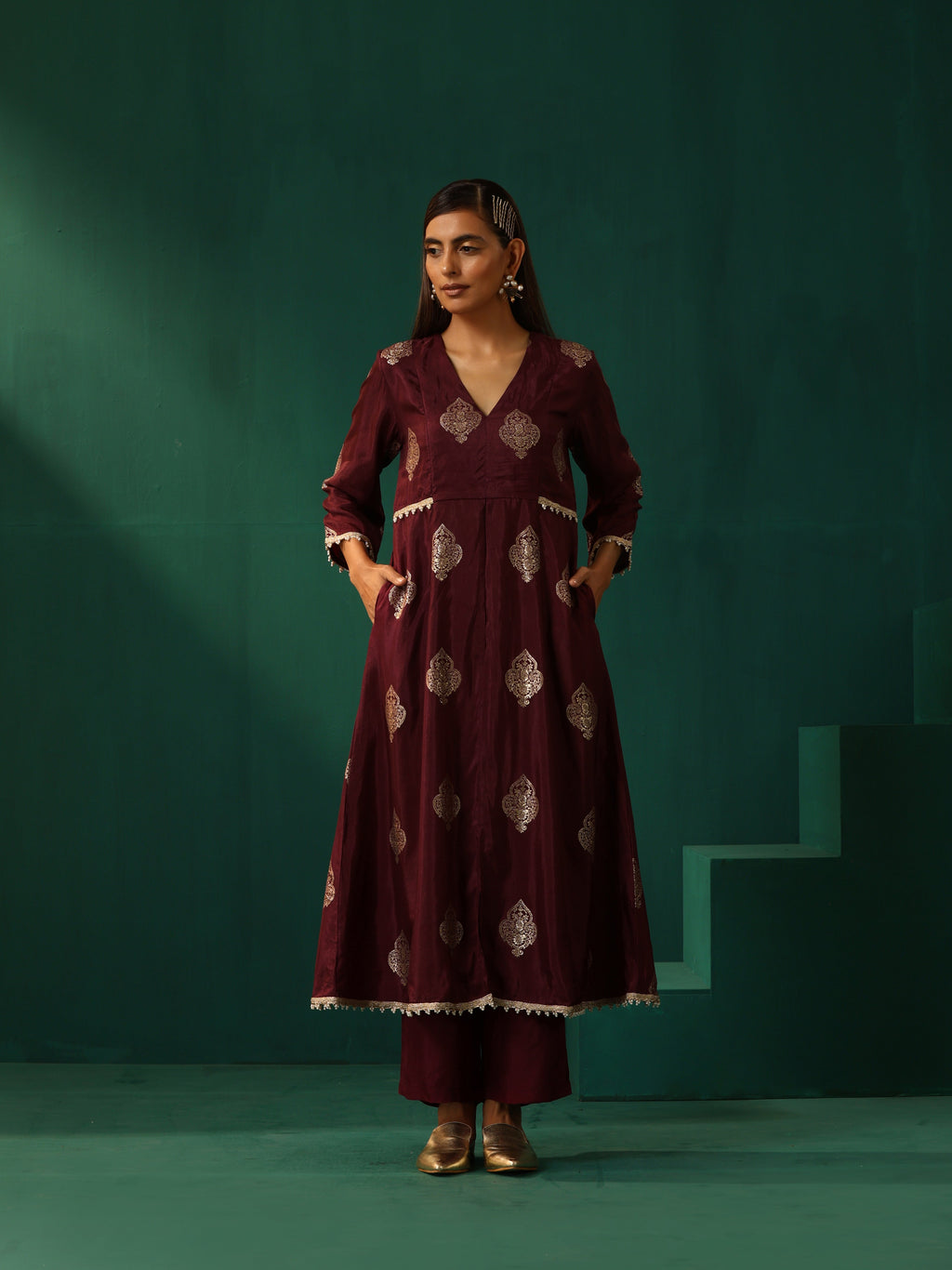 trueBrowns Wine Geometric Viscose Silk V-Neck Front Slit Kurta Pant Set