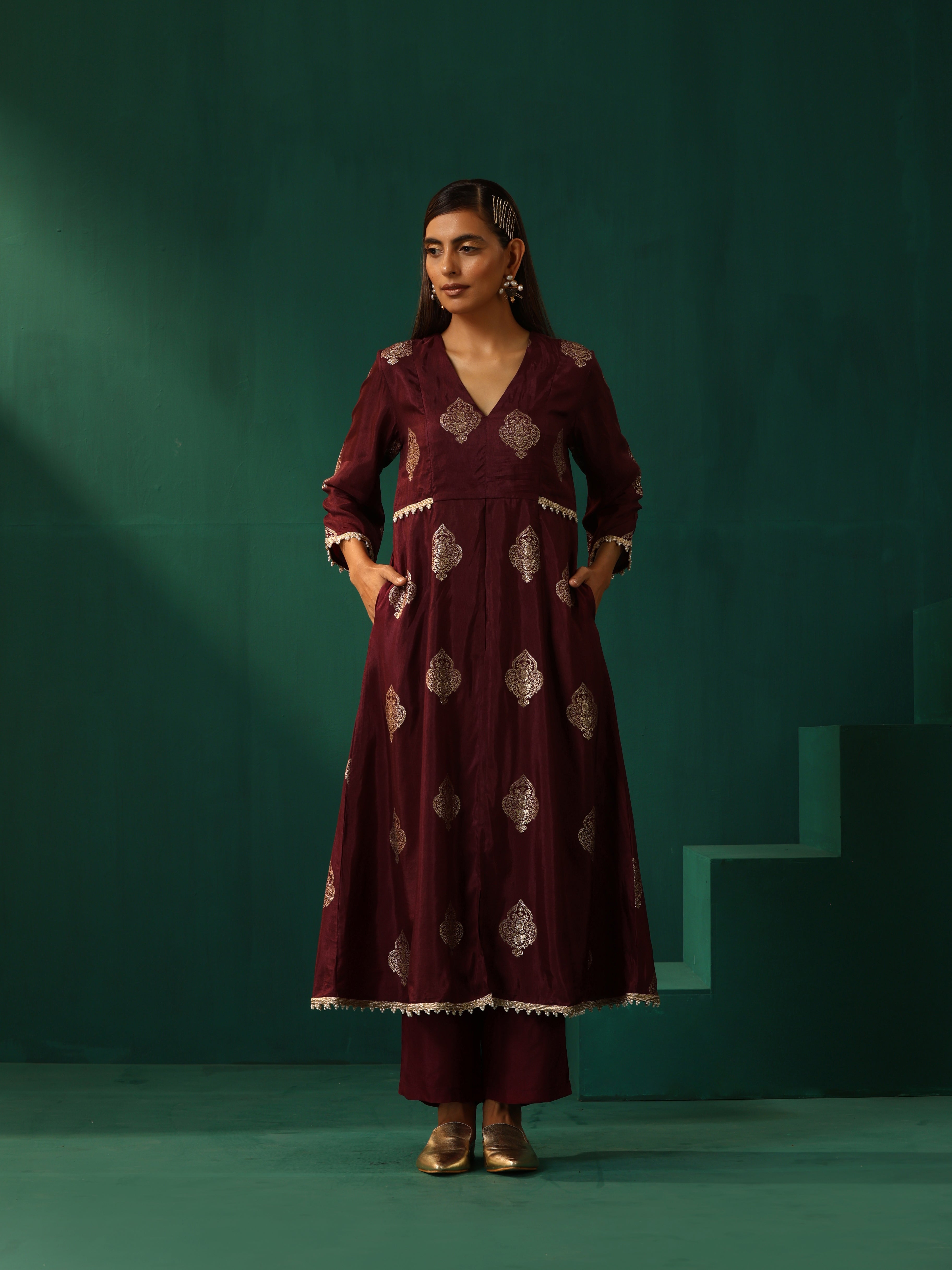 trueBrowns Wine Geometric Viscose Silk V-Neck Front Slit Kurta Pant Set