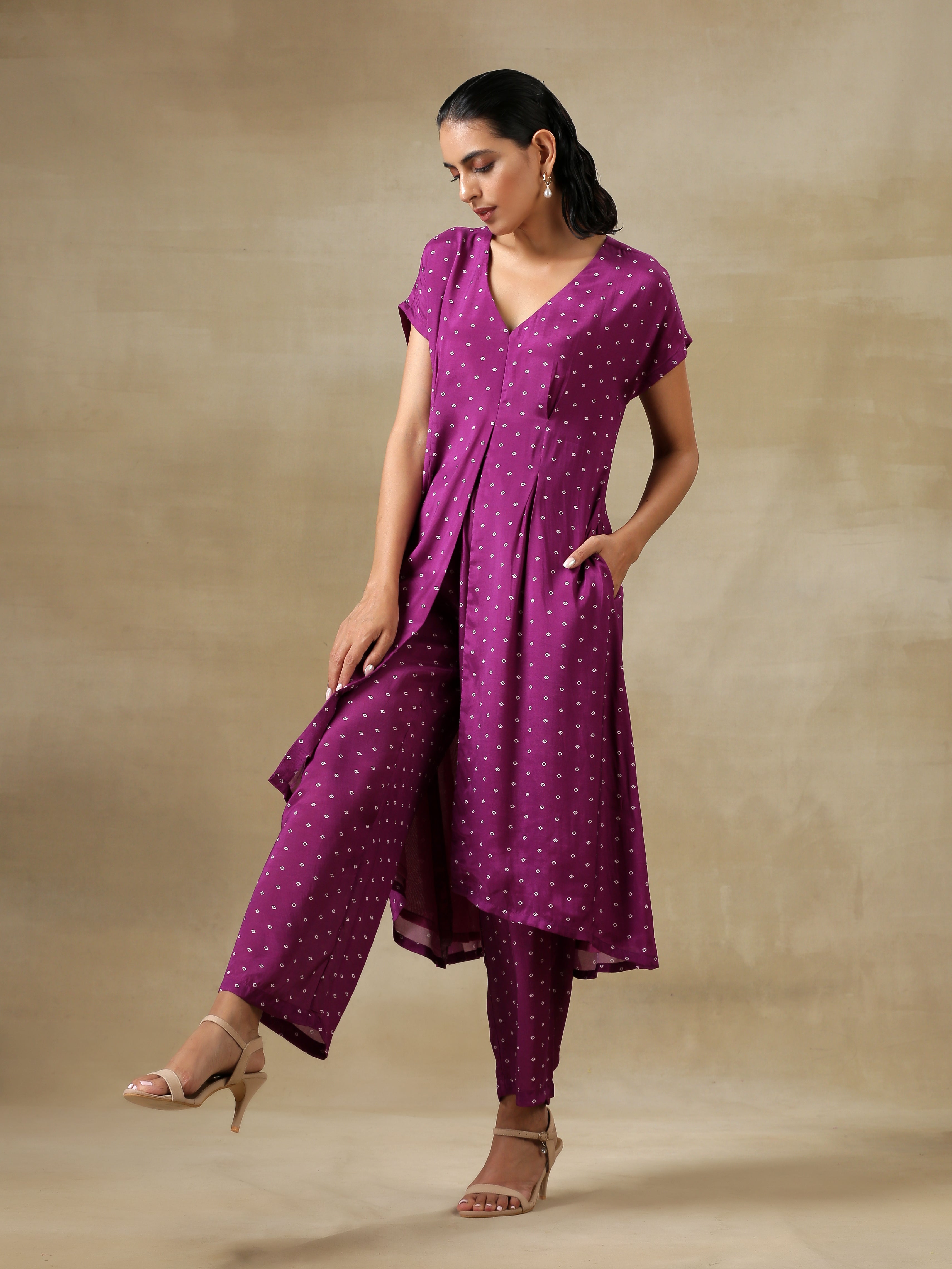 trueBrowns Purple Bandhani Printed Silk Drop Shoulder Kurta Pant Set