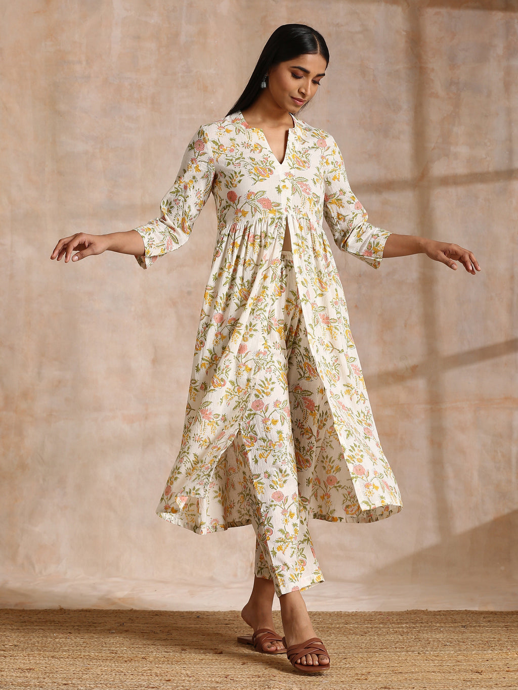 trueBrowns White Multi Color Overall Block Print Cotton Kurta Pant Set
