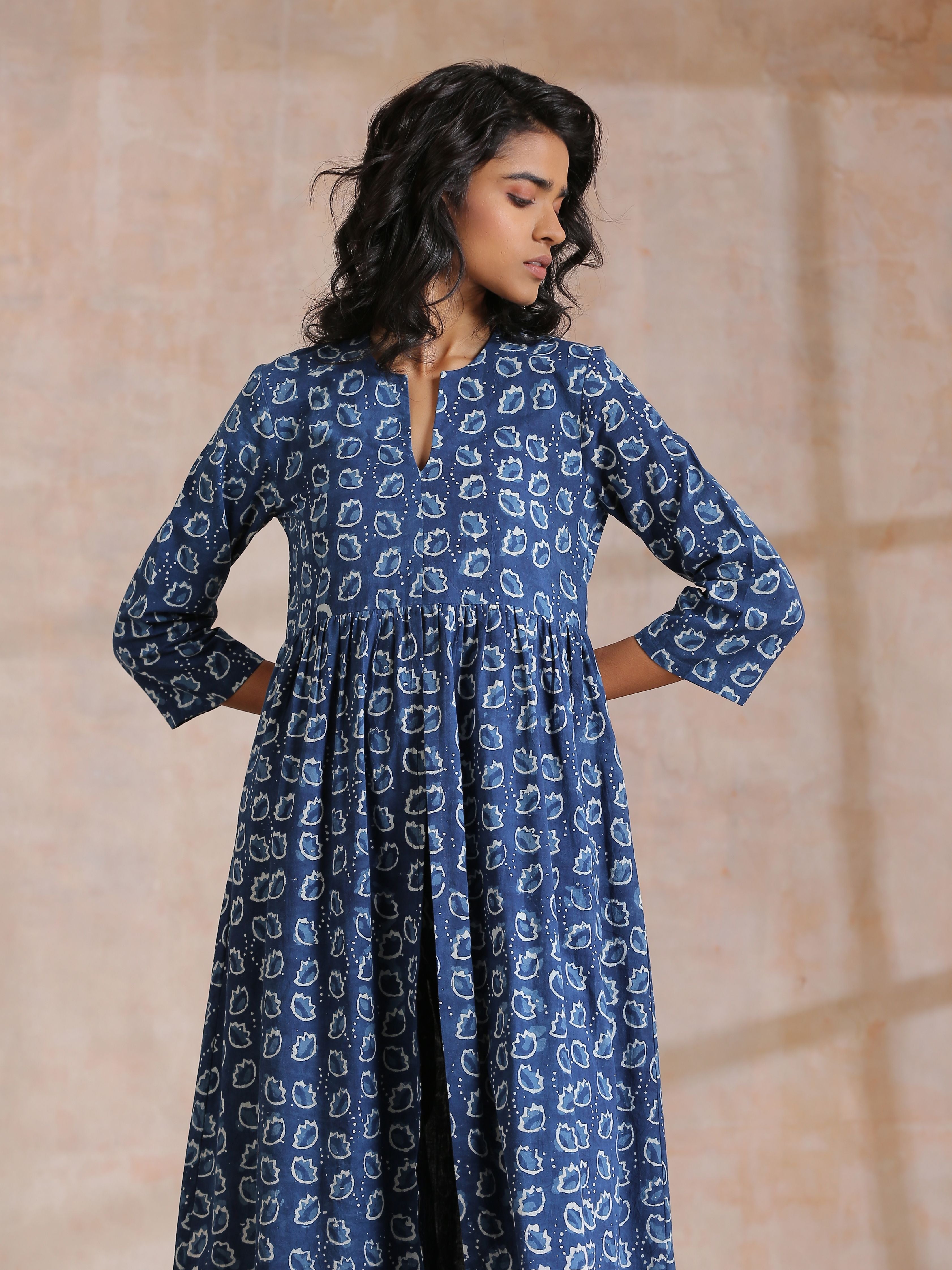 trueBrowns Indigo Dabu Floral Print Cotton Kurta Pant Set