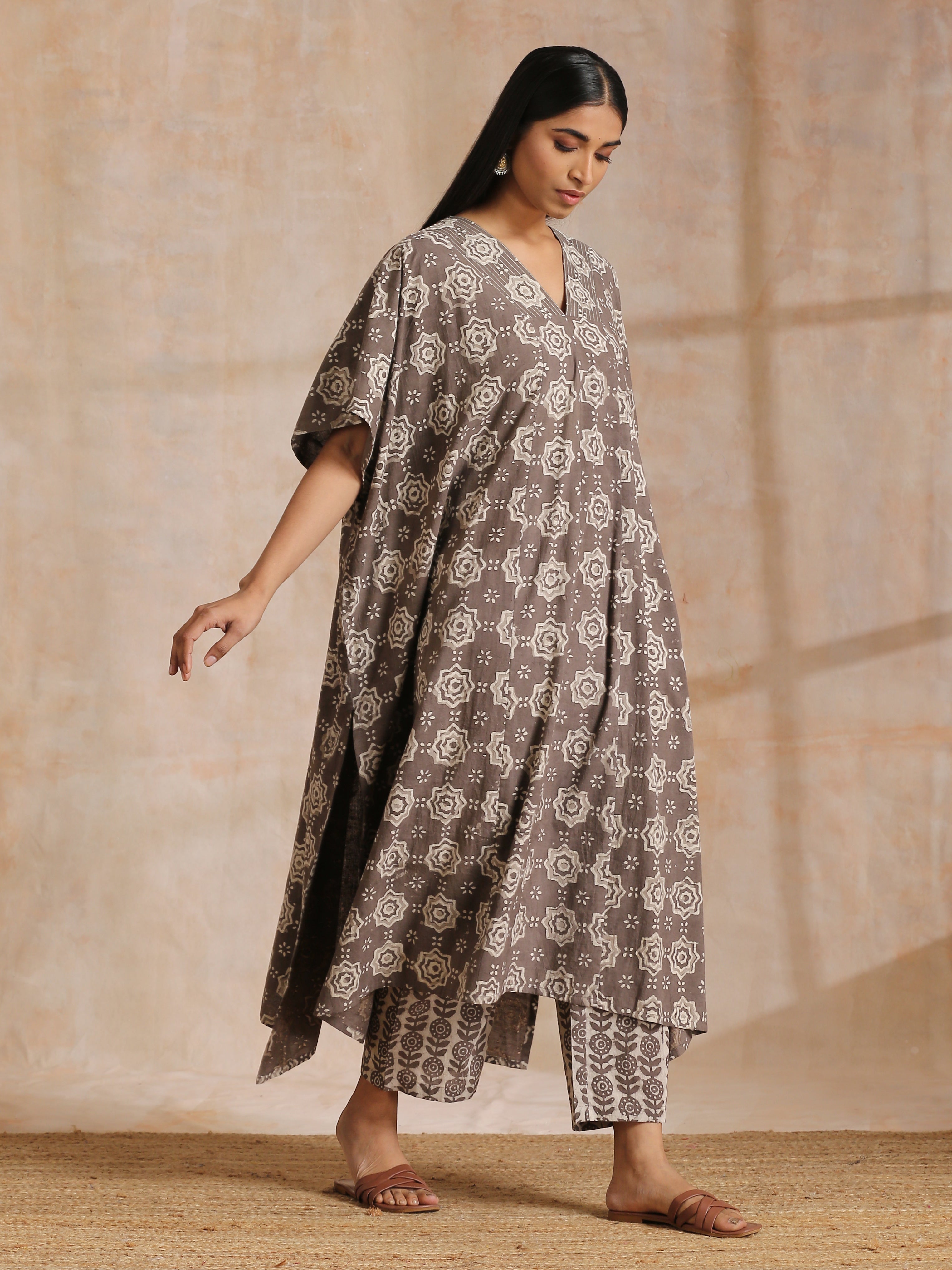 trueBrowns Clay Dabu Overall Print Cotton Panel Kaftan Kurta Pant Set