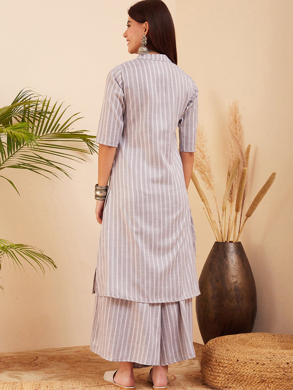 InWeave Women's Light Grey Lurex Kantha Mandarin Neck Kurta Palazzo Set