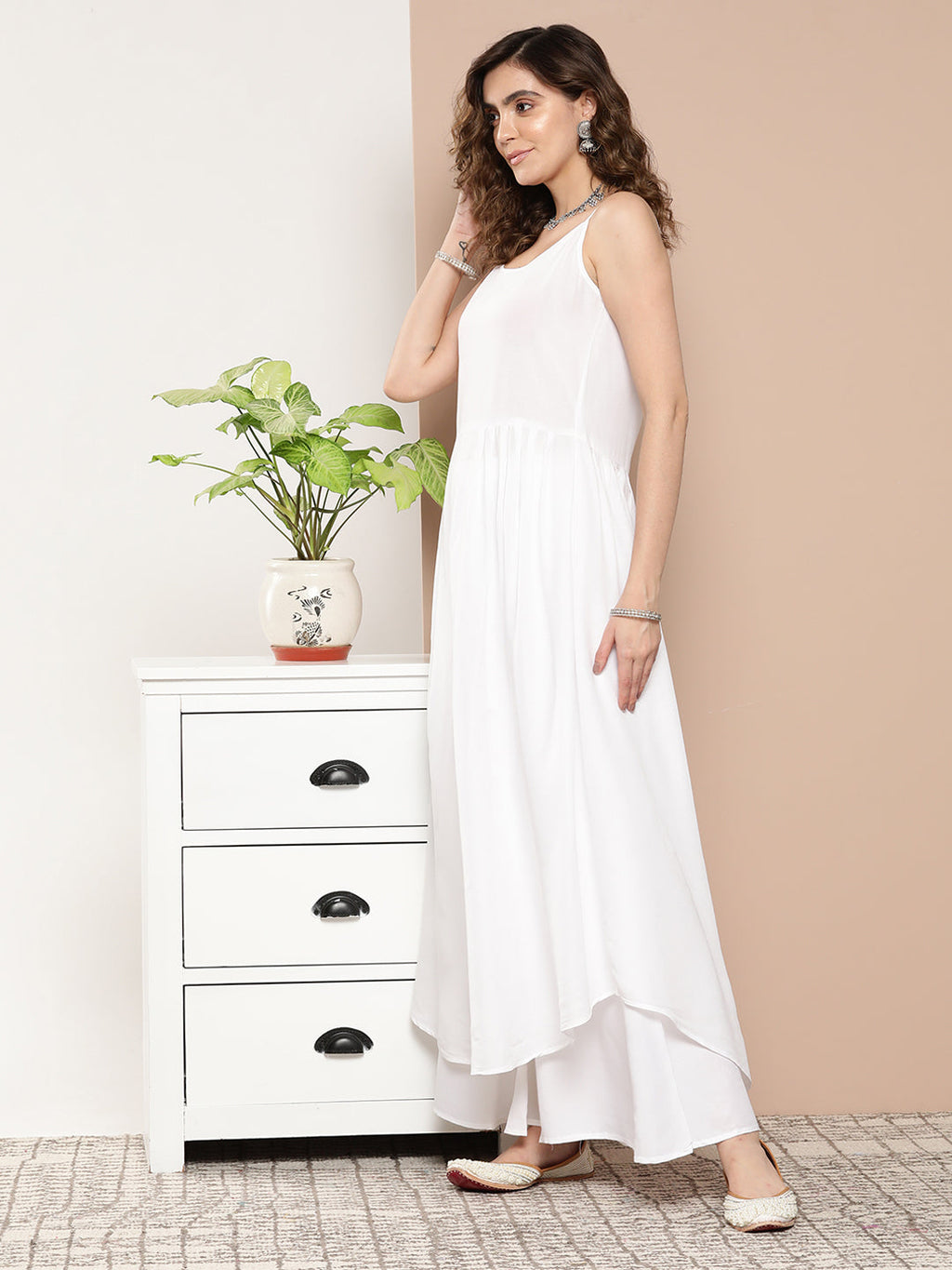 InWeave Women's Cream Strappy With Blue White Chintz Organza Cape