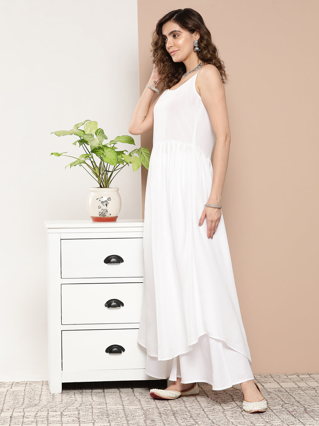 InWeave Women's Cream Strappy With Blue White Chintz Organza Cape