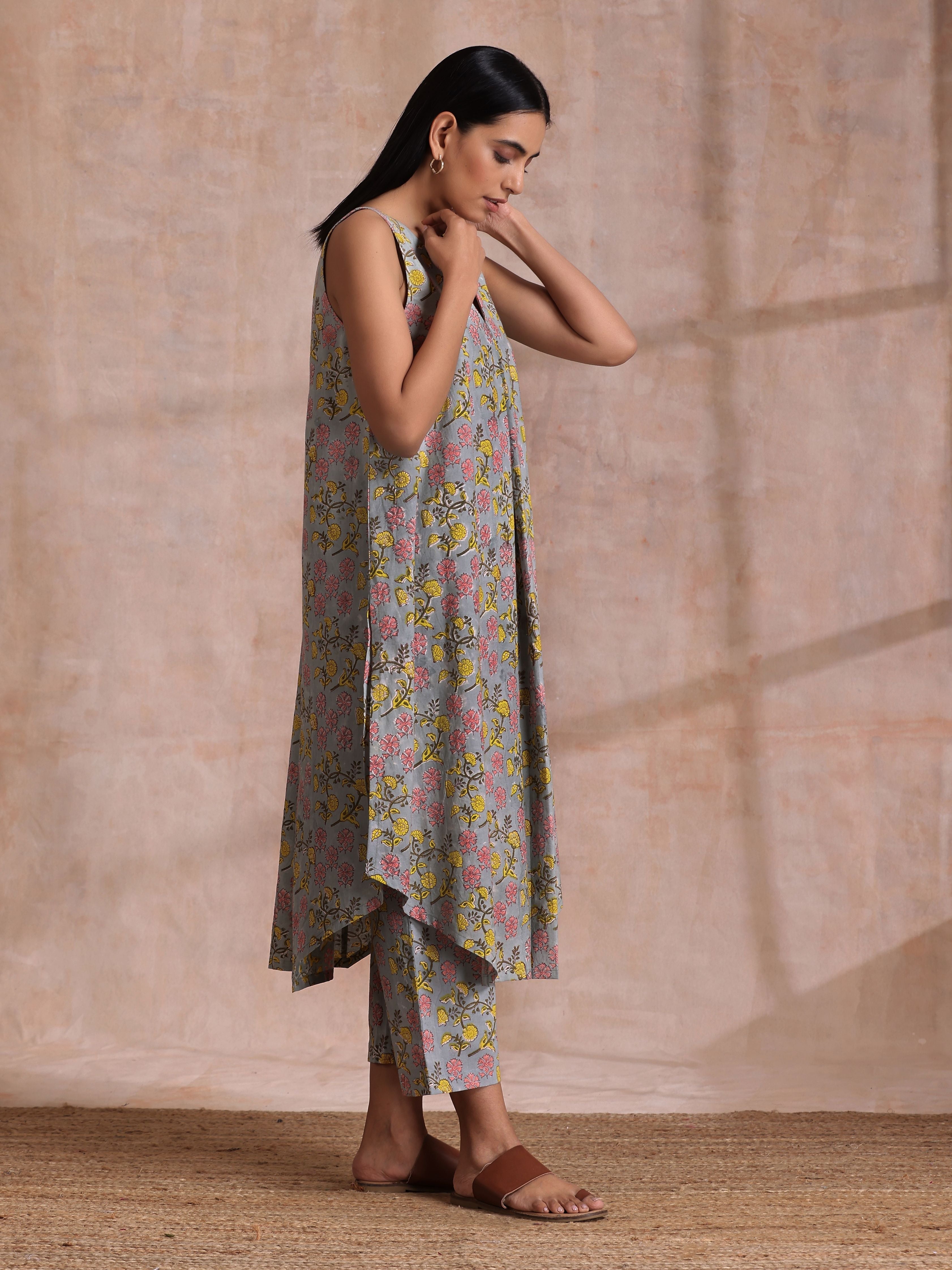 trueBrowns Grey Overall Floral Block Print Cotton Sleeveless Flared Kurta Pant Set