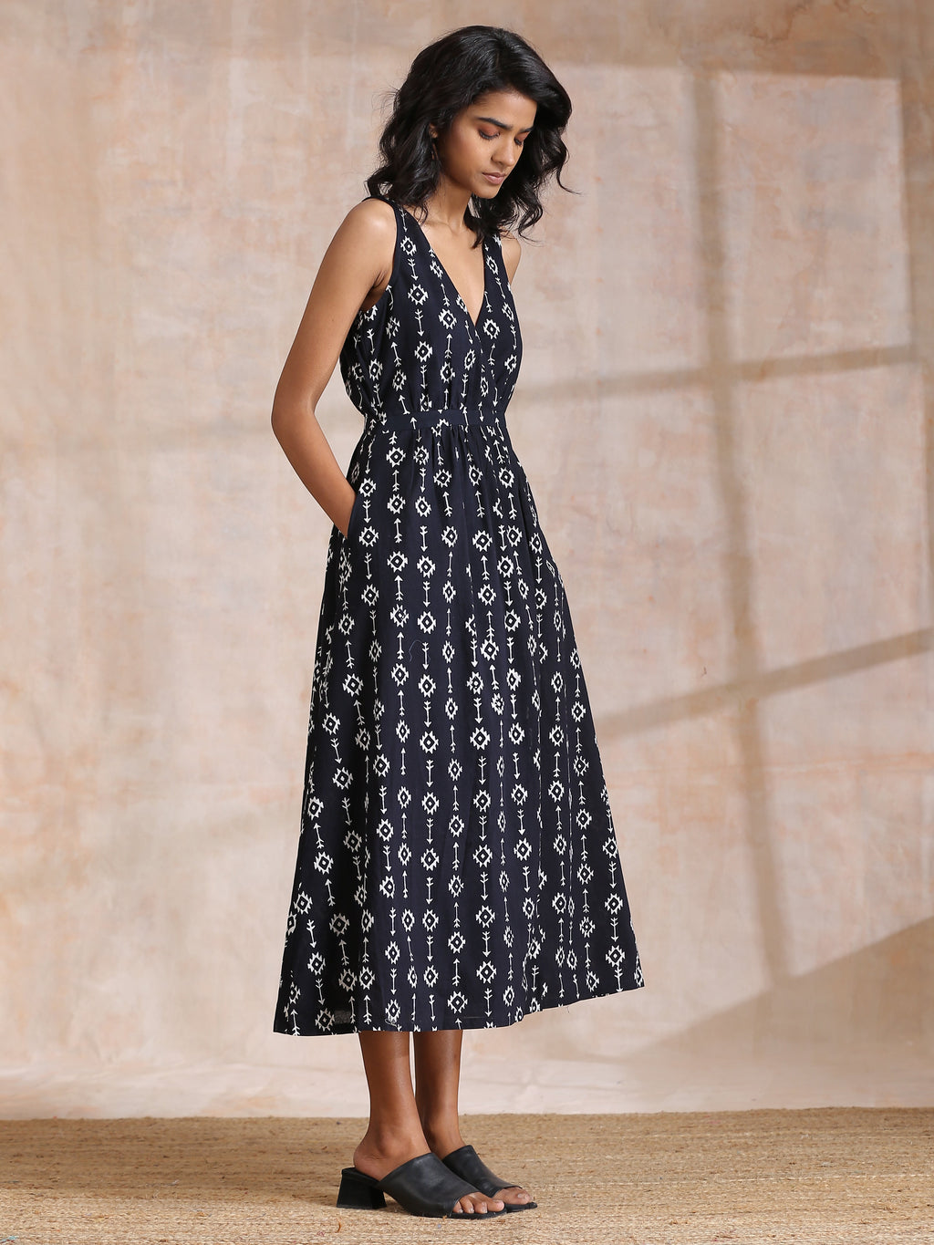trueBrowns Black White Geometric Print Cotton Sleeveless Wrap Dress