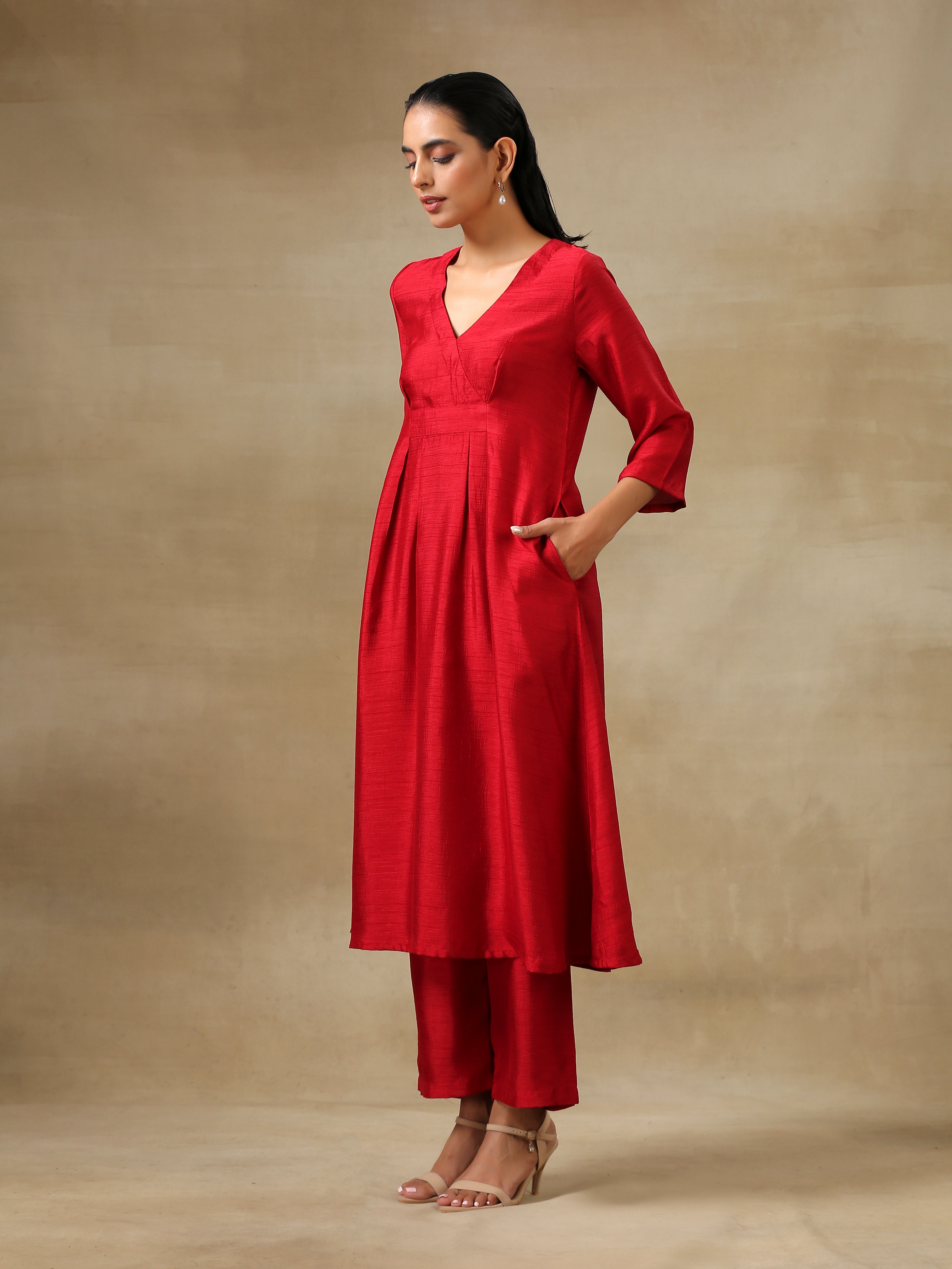 trueBrowns Maroon Textured Silk Overlap Pleat Kurta Pant Set