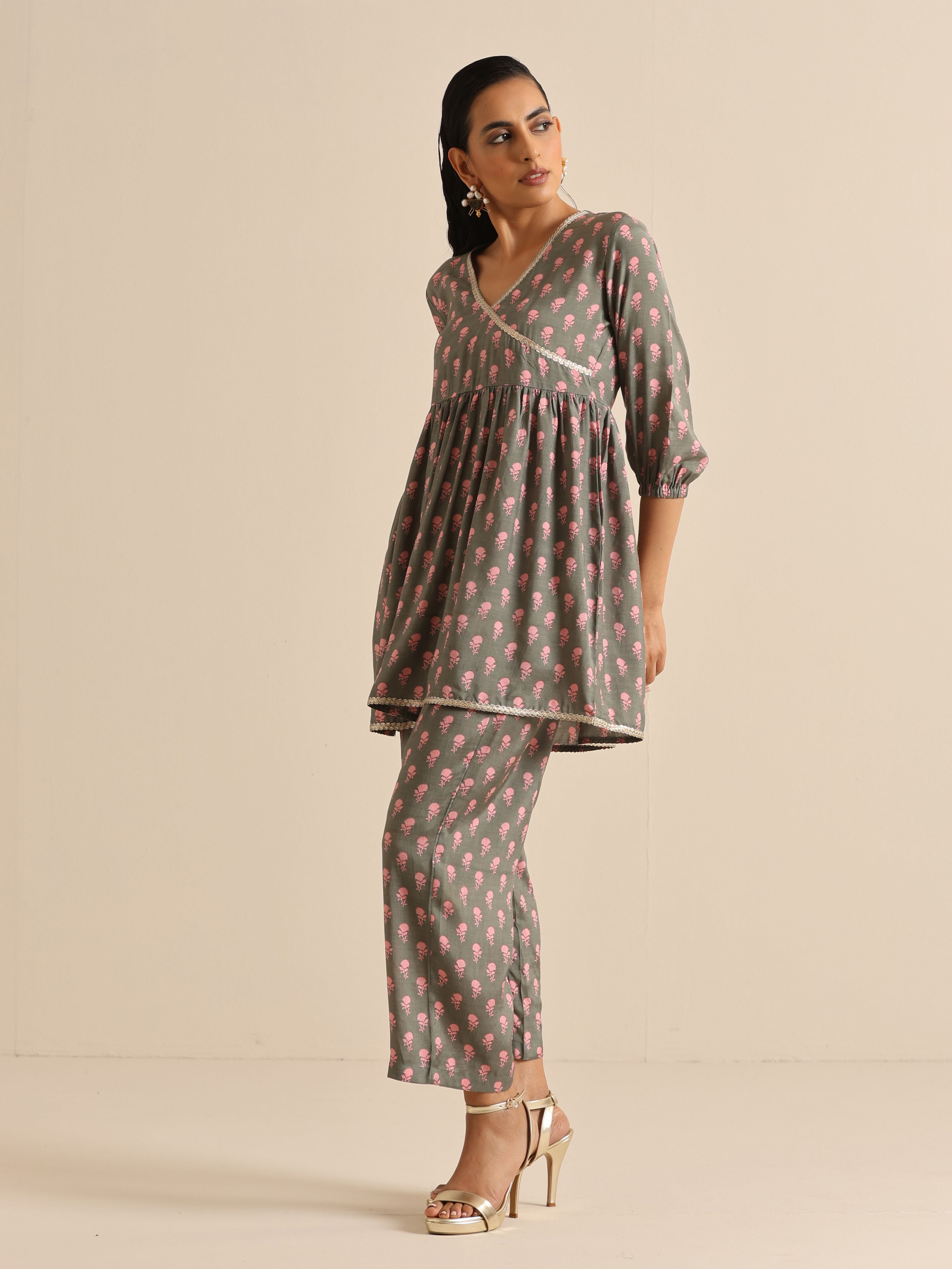 trueBrowns Grey Floral Silk Printed Co-Ord Set