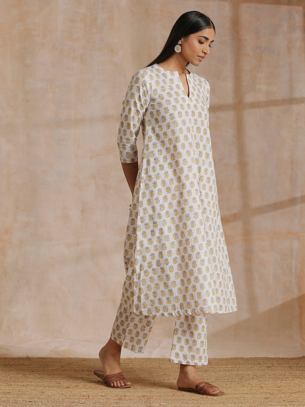 trueBrowns Multi Color Floral Booti Print Cotton Flared Kurta Pant Set