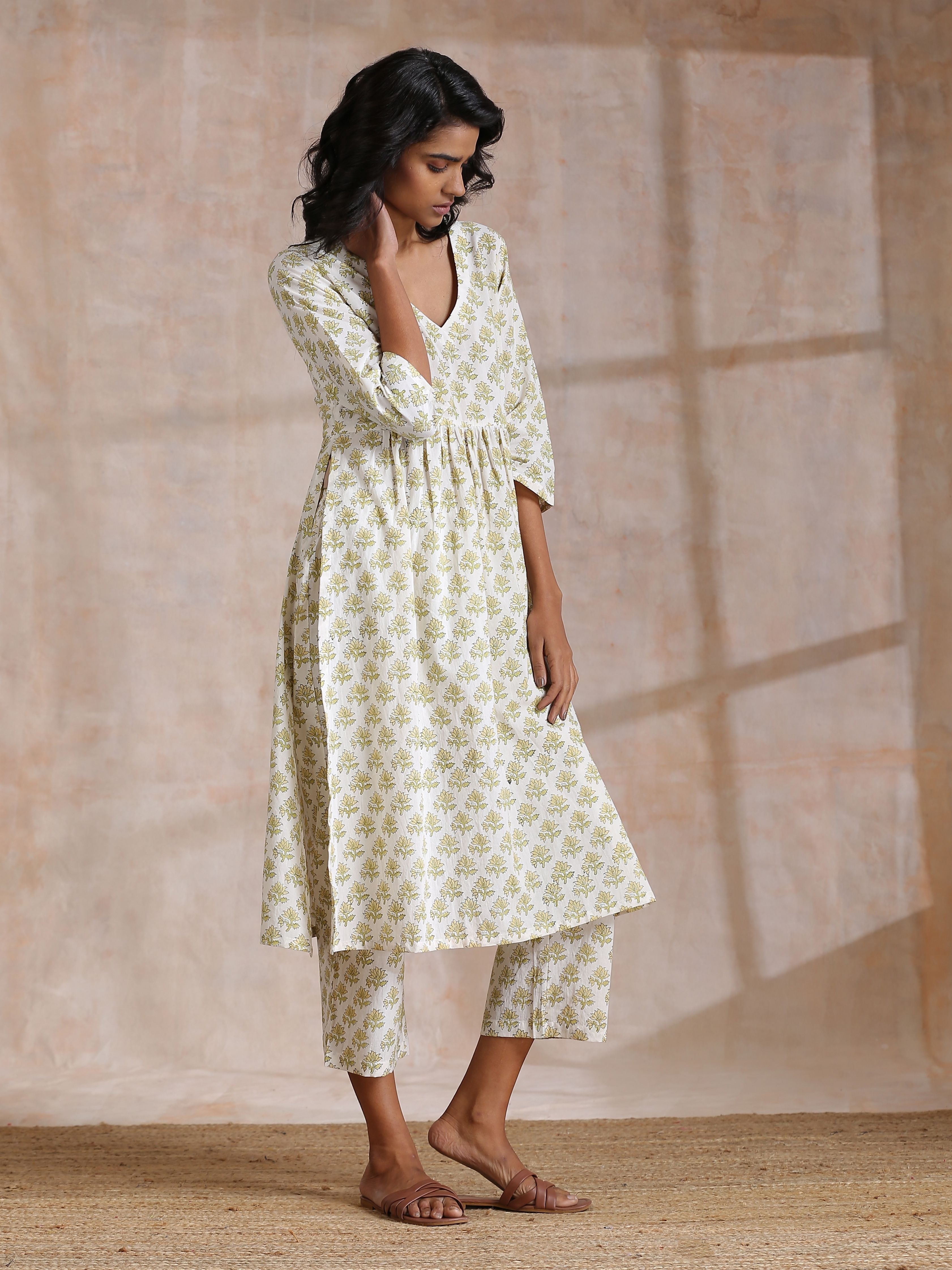 trueBrowns Green Buta On Off White Block Print Cotton Slit Gathered Kurta Set