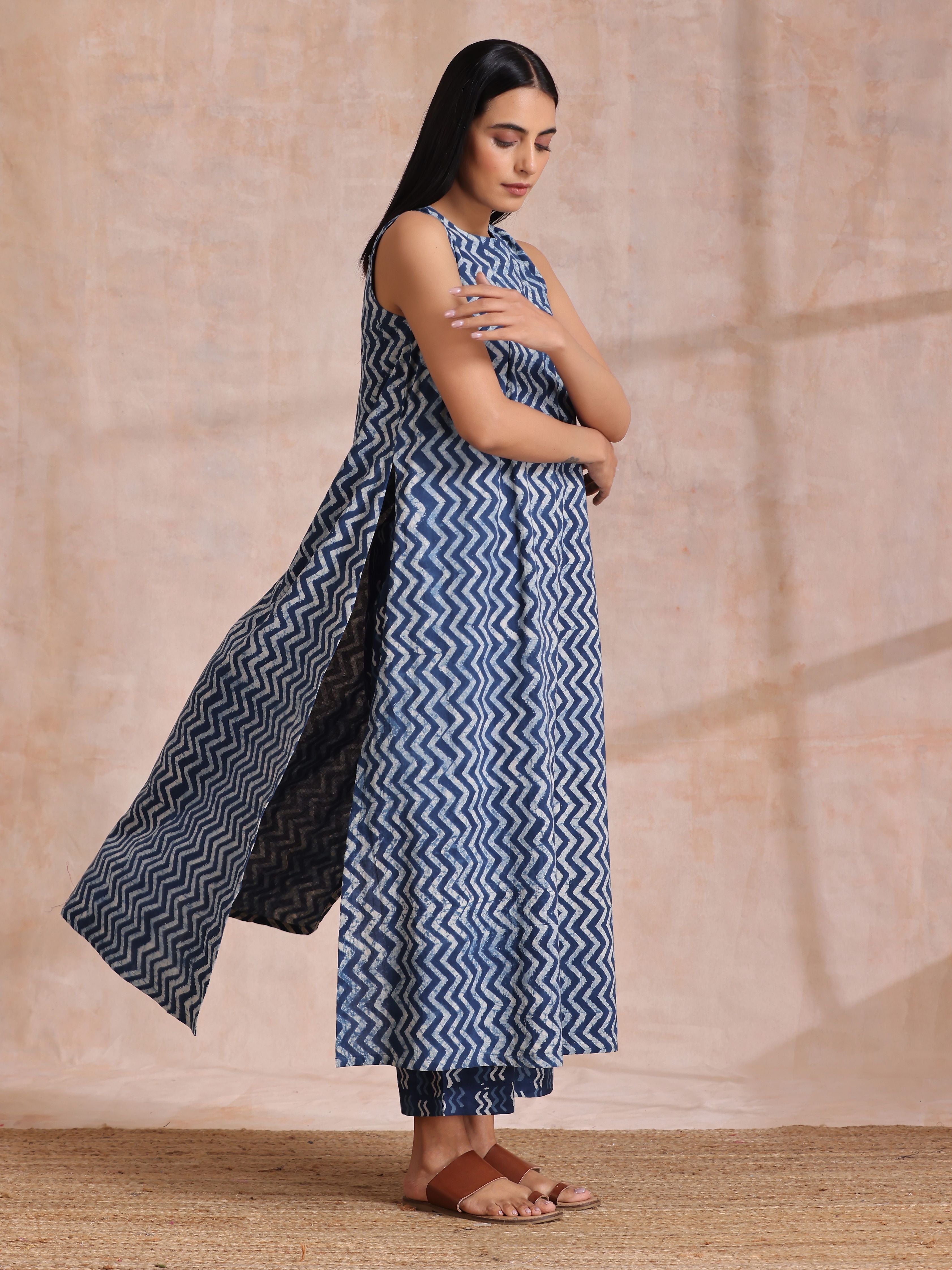 trueBrowns Indigo Dabu Zig-Zag Lines Print Cotton Sleeveless Kurta Pant Set