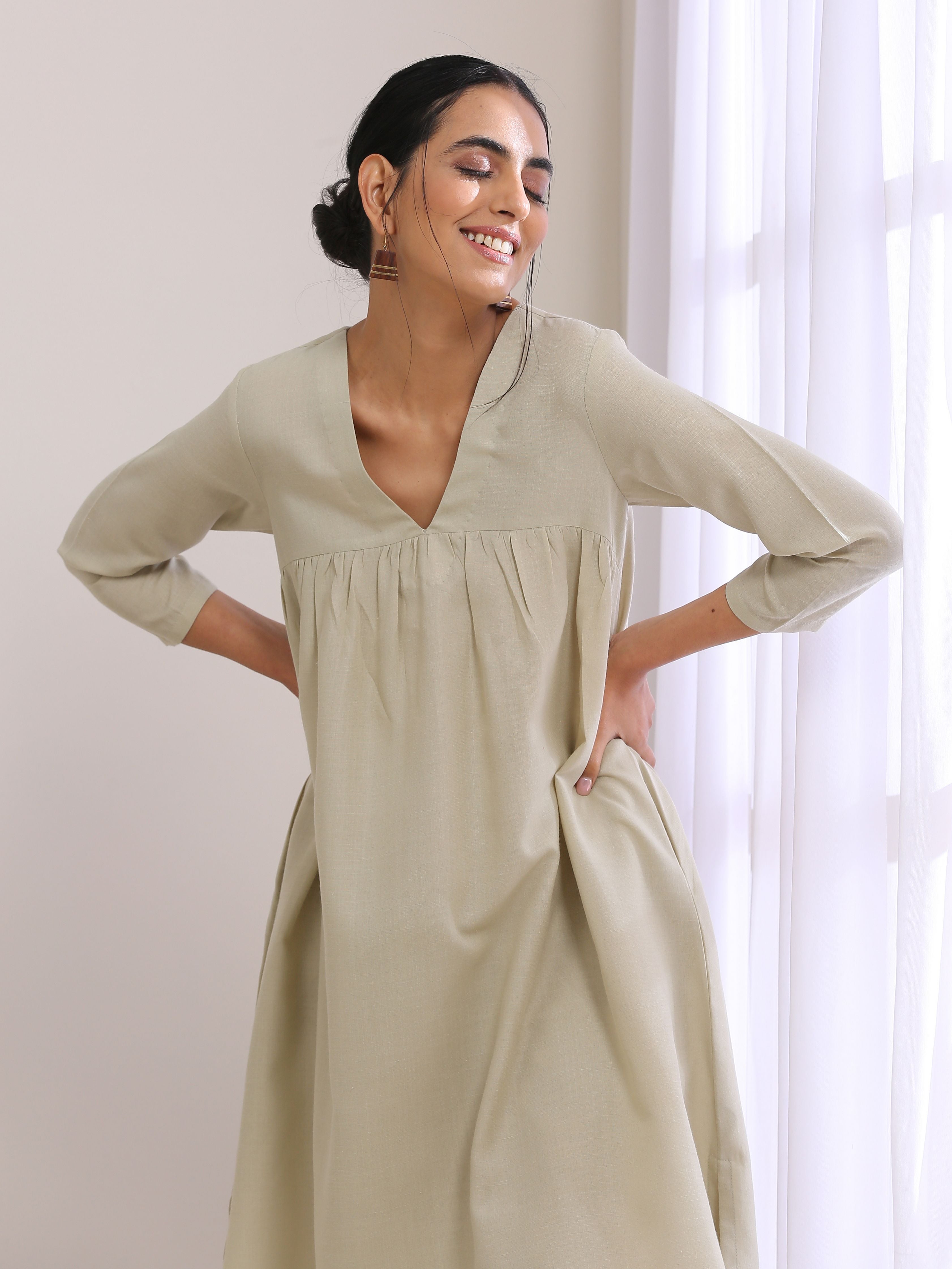 trueBrowns Light Grey Slub Gathered Kurta Pant Set