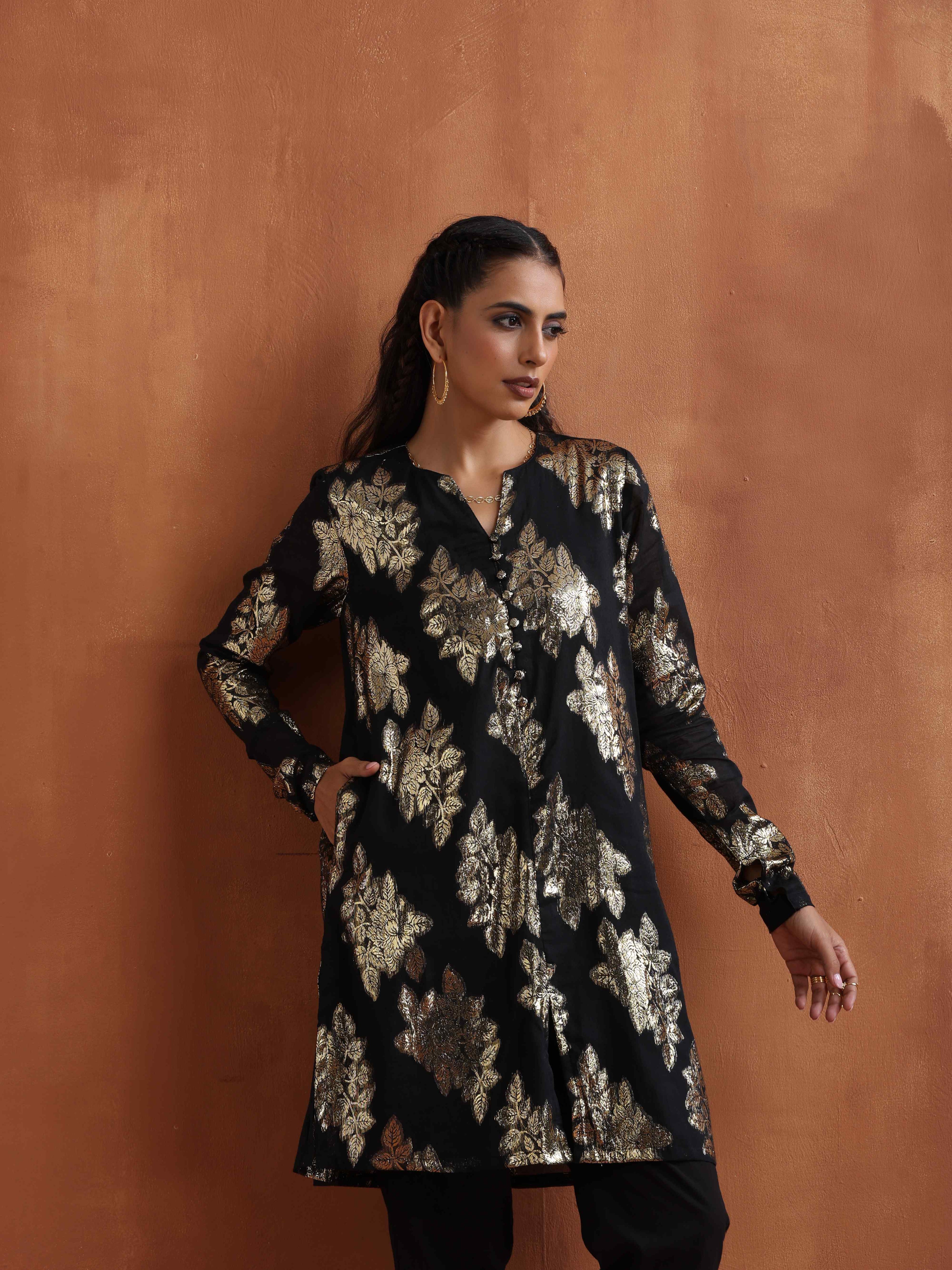 trueBrowns Black Metallic Straight Kurta Co-ord Set