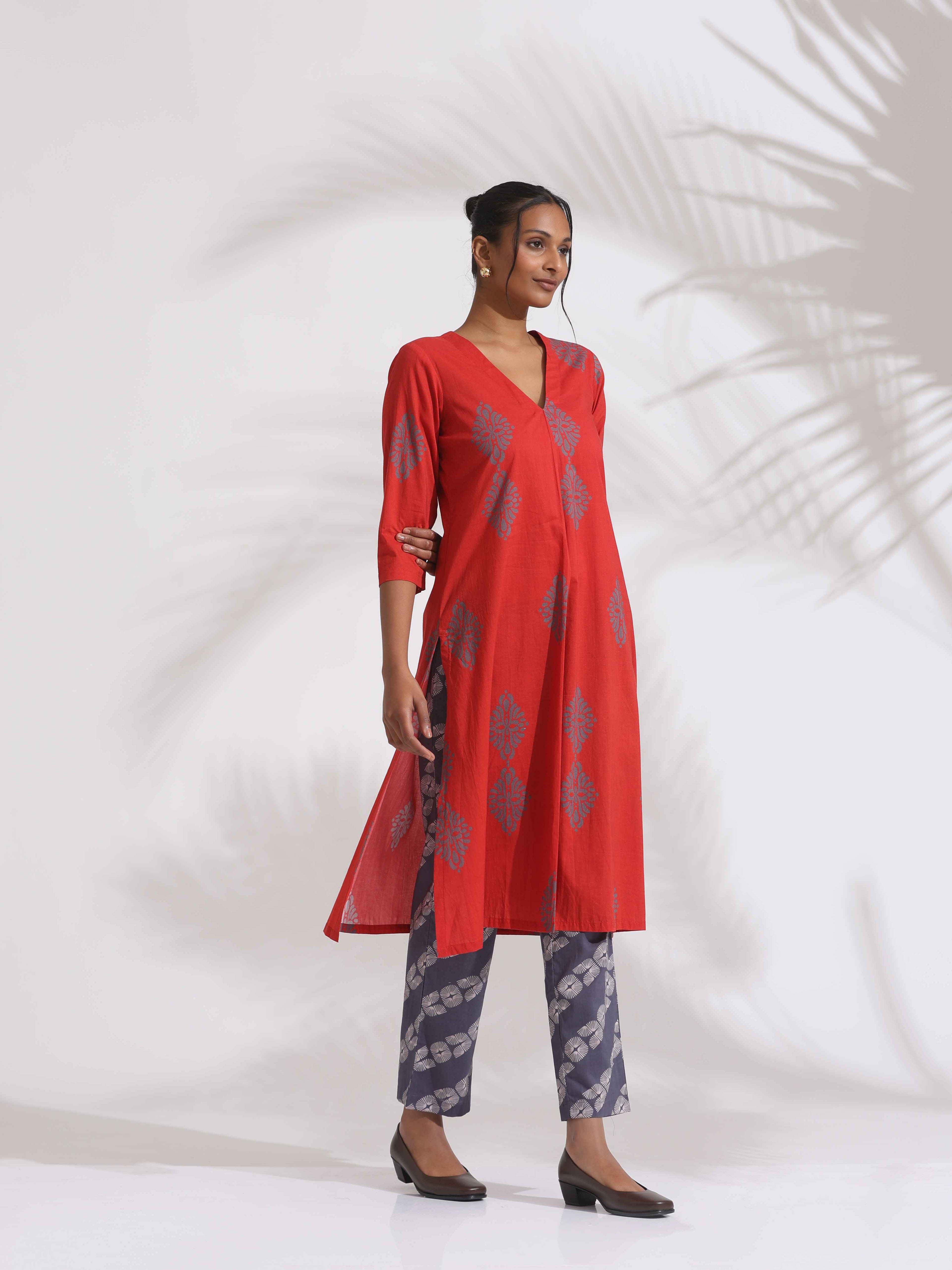 trueBrowns Red Cotton Print Kurta Set