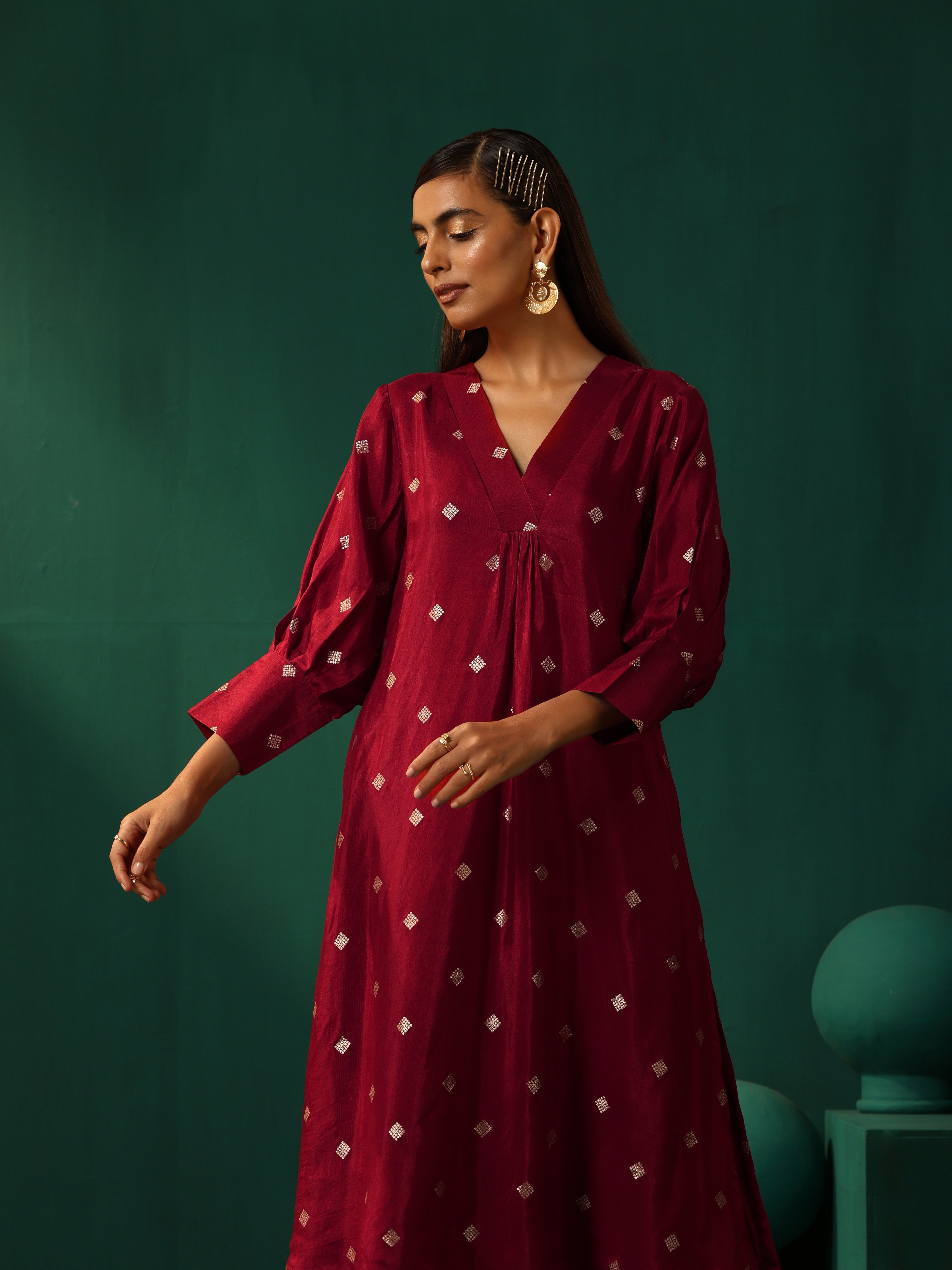 trueBrowns Maroon Diamond Viscose Silk Puff Sleeve Kurta Pant Set