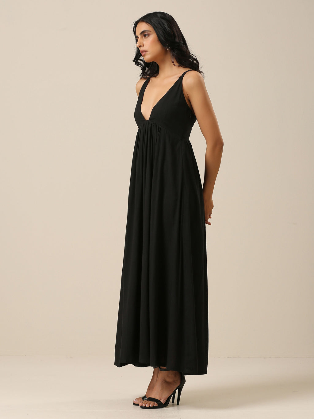 trueBrowns Black Slub Texture Sleeveless Dress