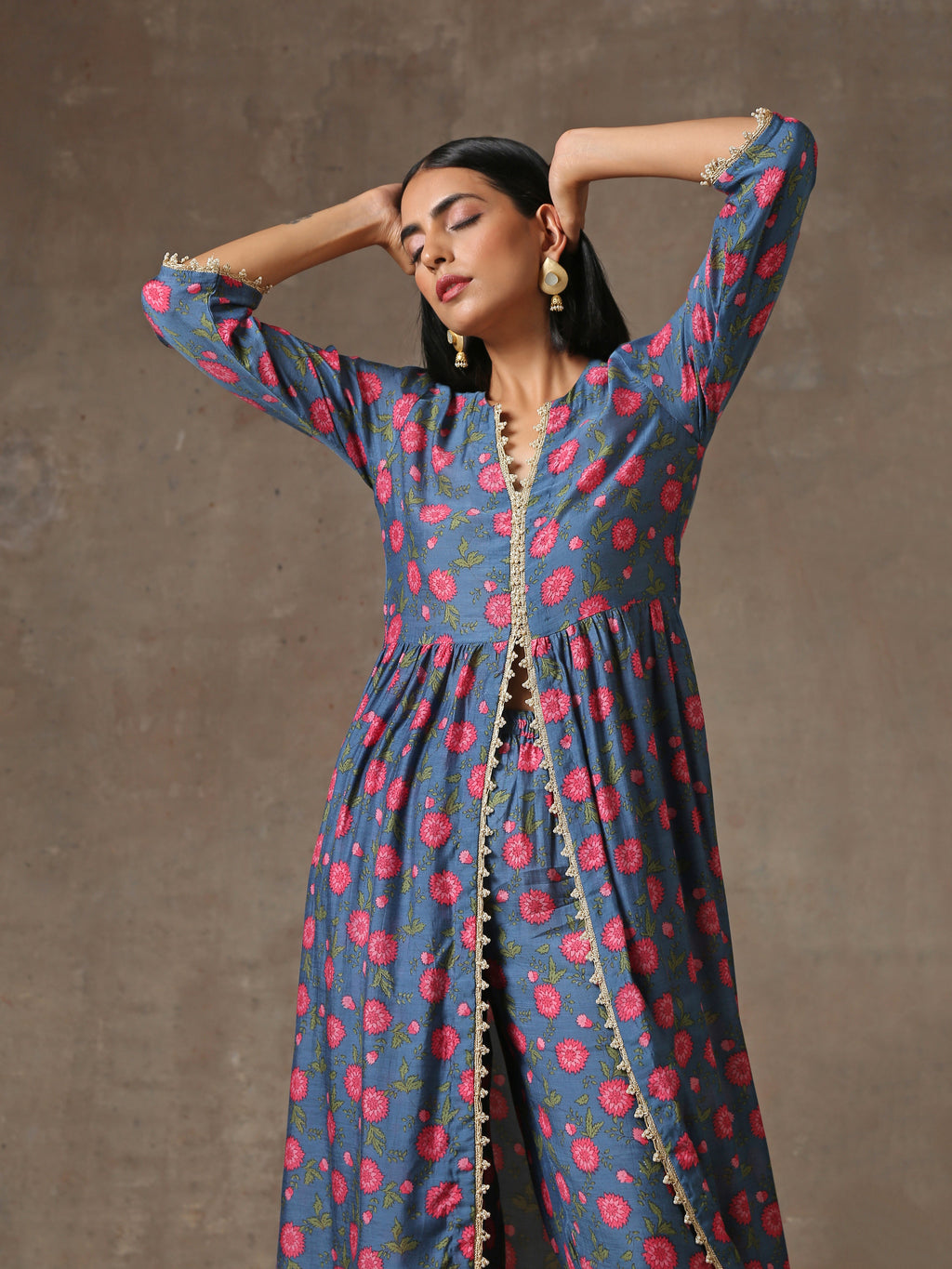 trueBrowns Blue Pink Printed Silk Kurta Pant Set