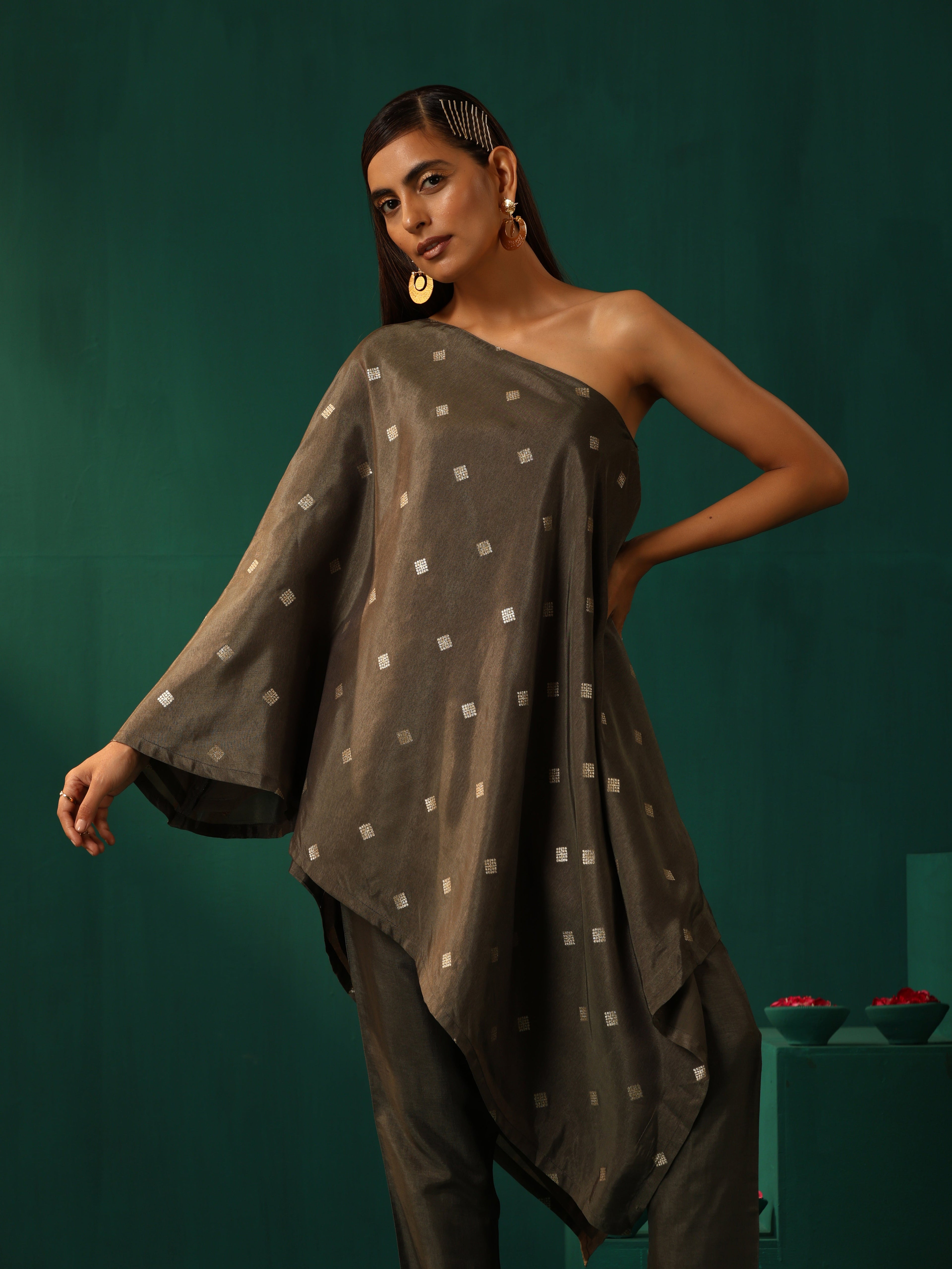 trueBrowns Grey Diamond Viscose Silk One-Shoulder Kurta Pant Set