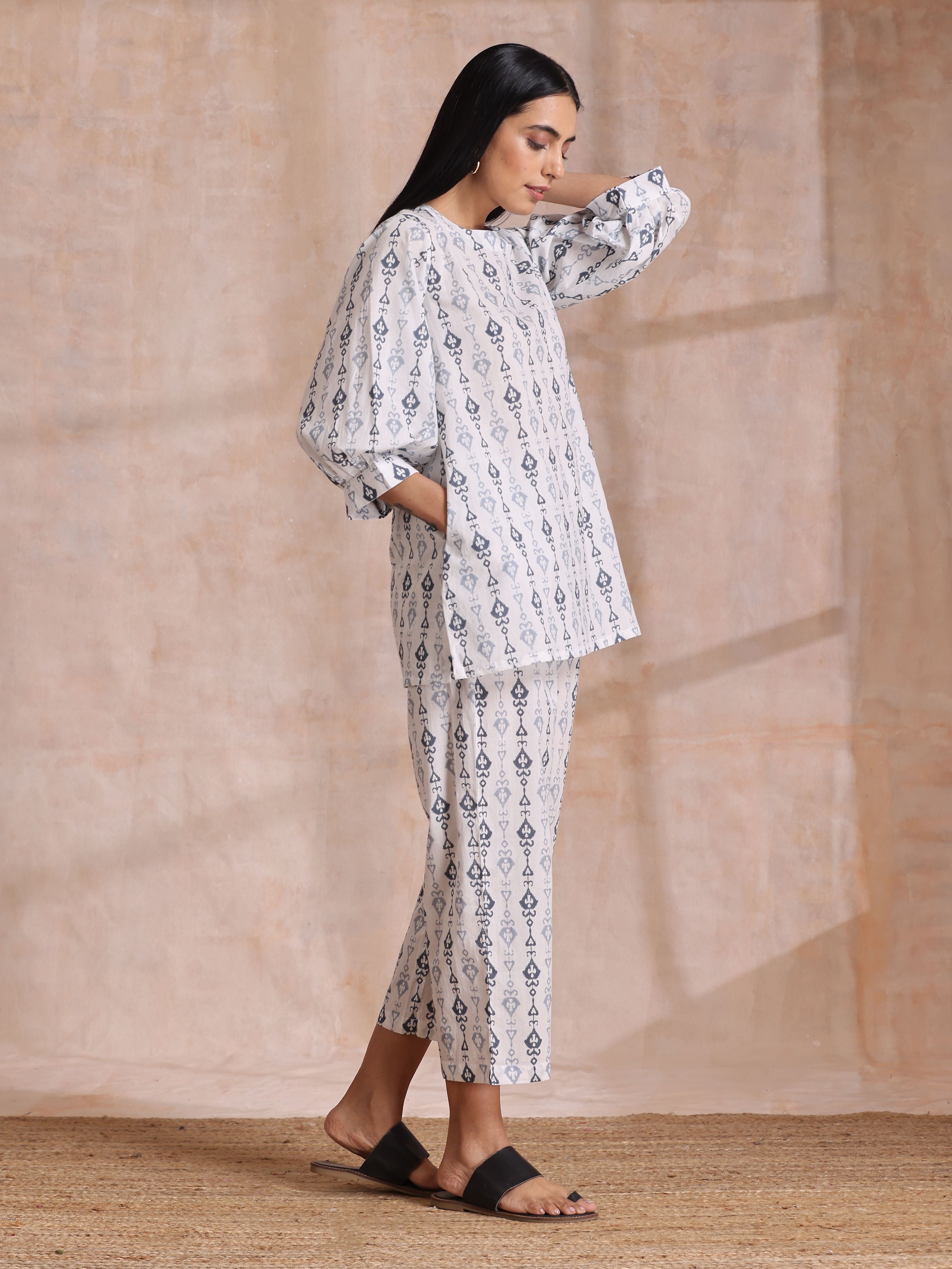 trueBrowns Grey On White Ikat Print Cotton Baggy Sleeve Co-Ord Set