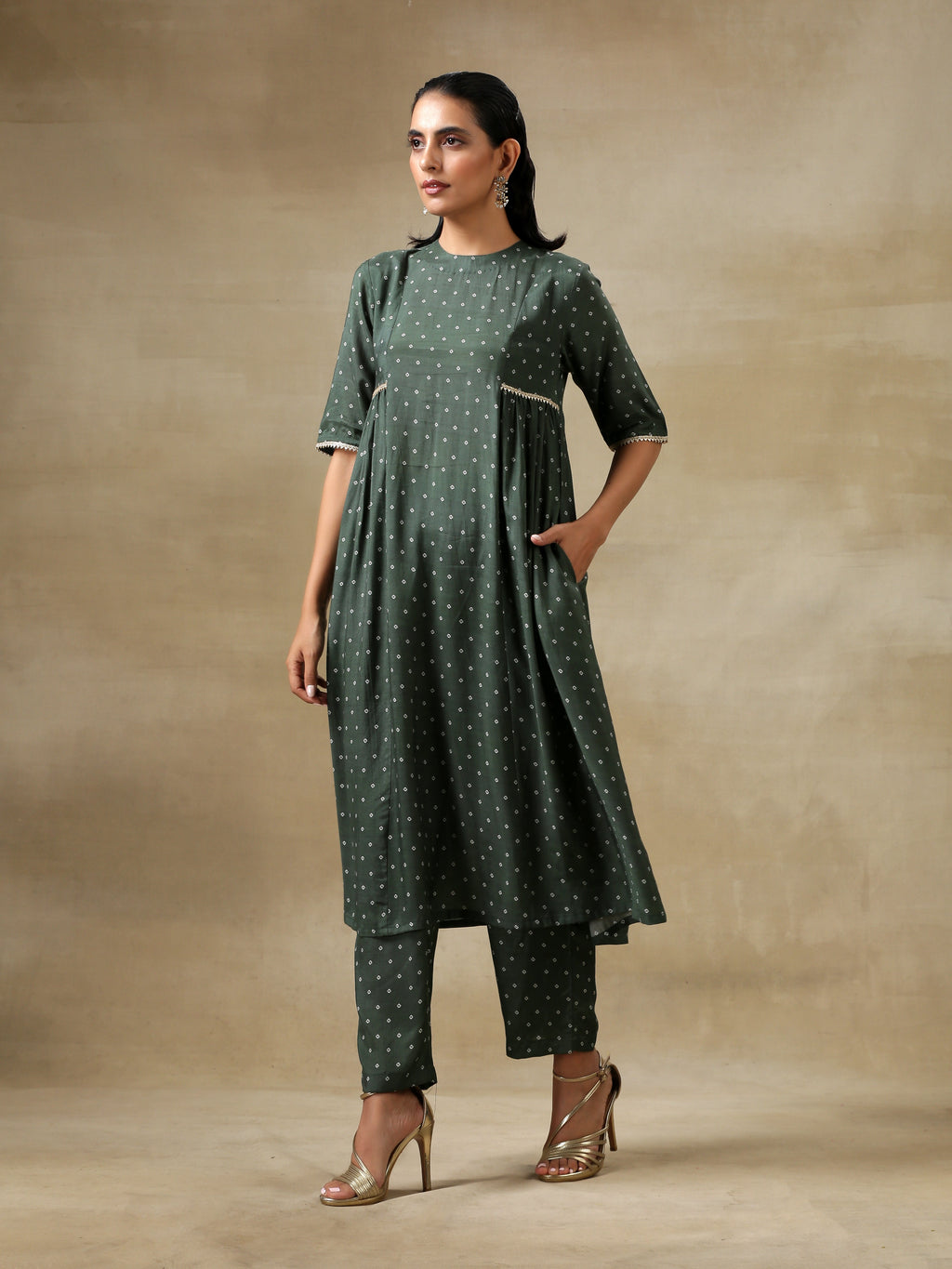 trueBrowns Dark Green Bandhani Printed Silk Side Gathered Kurta Pant Set