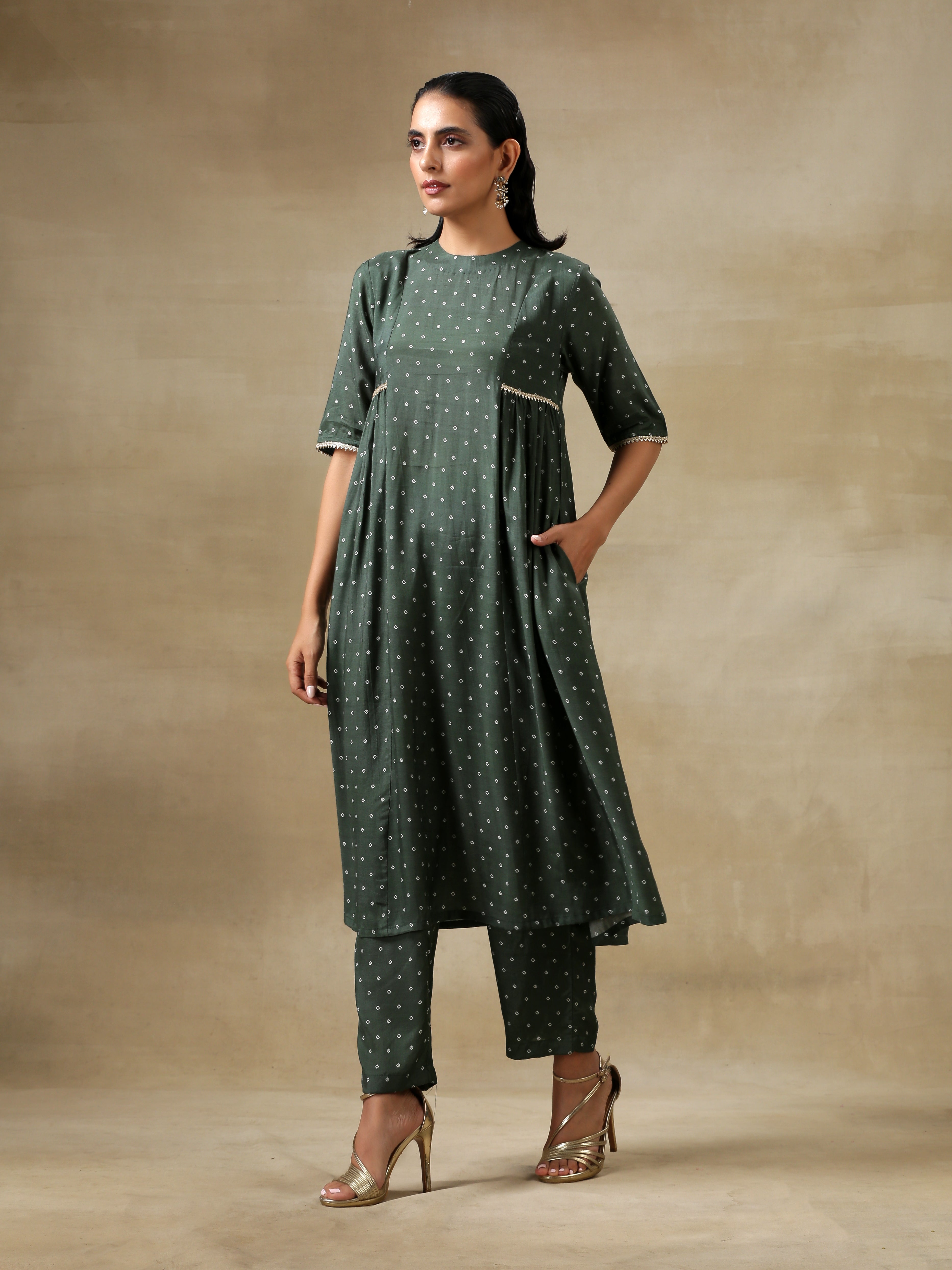 trueBrowns Dark Green Bandhani Printed Silk Side Gathered Kurta Pant Set