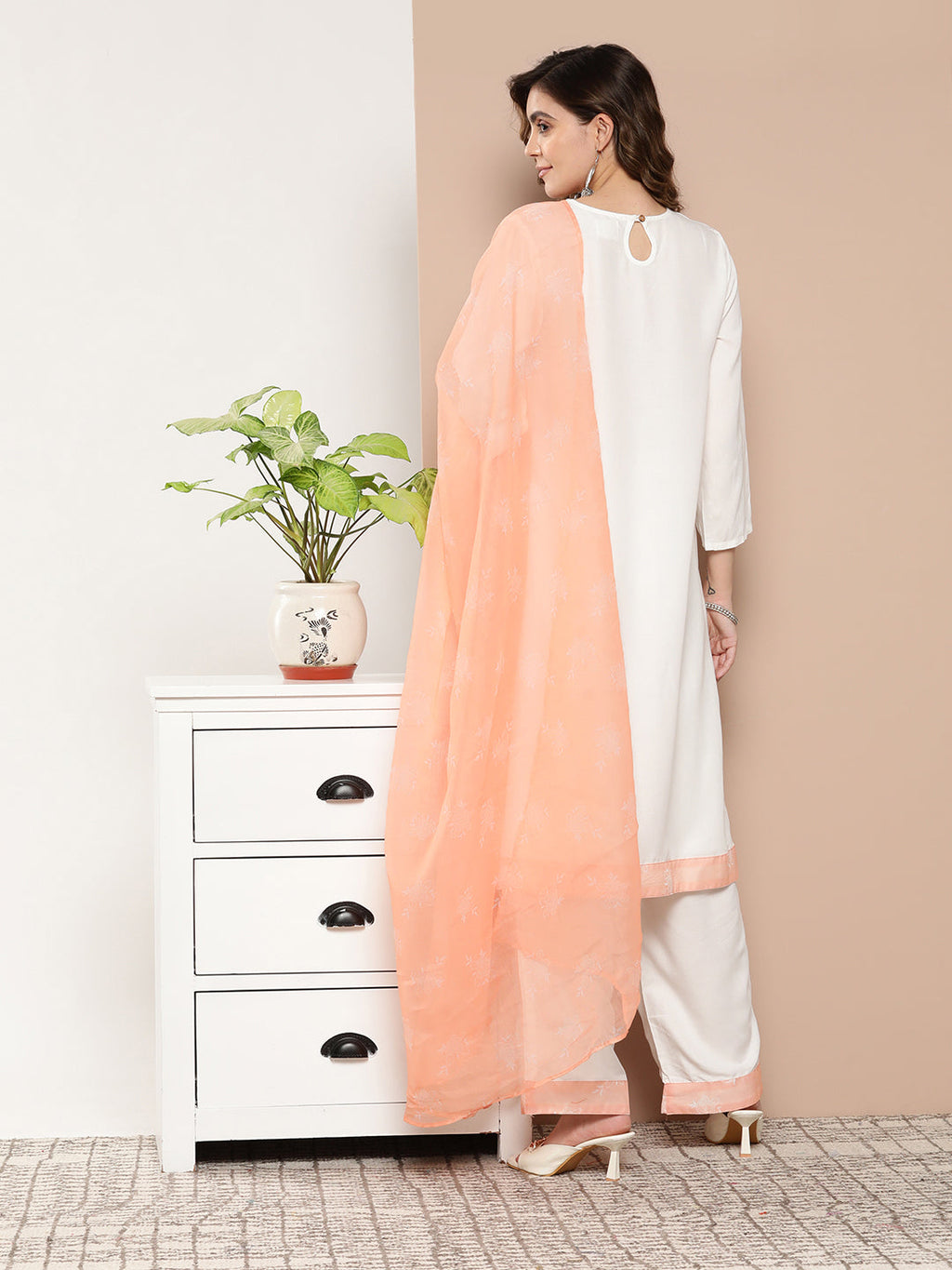InWeave Women's Cream Straight Kurta Set W Peach White Print Organza Dupatta