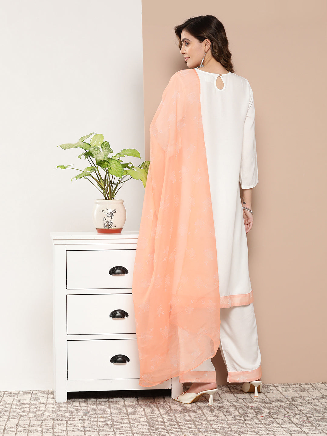 InWeave Women's Cream Straight Kurta Set W Peach White Print Organza Dupatta