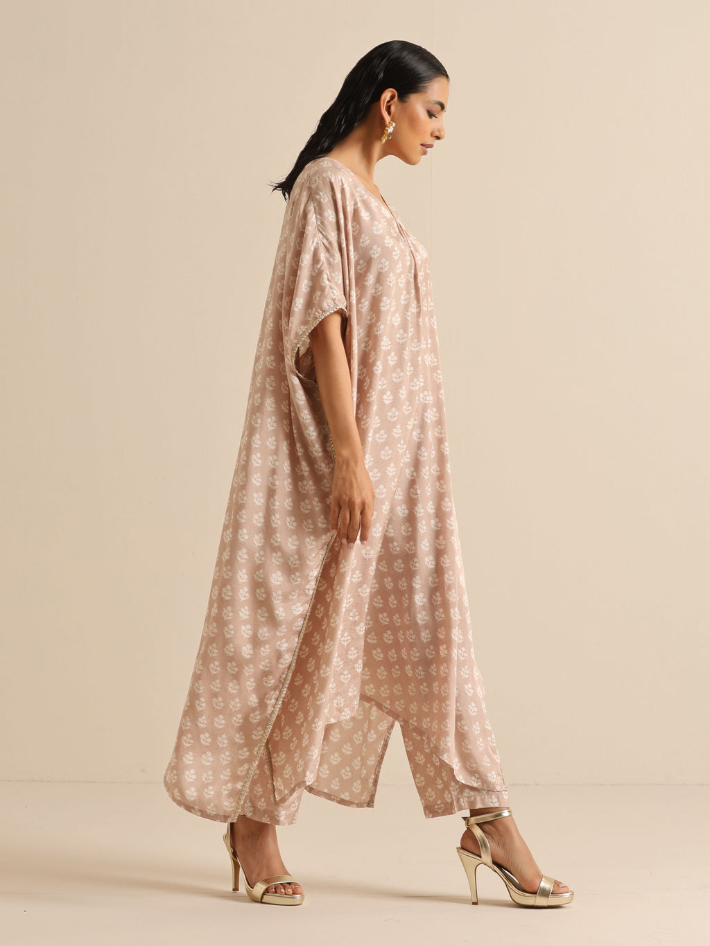 trueBrowns Beige White Floral Silk Print Kaftan Pant Set