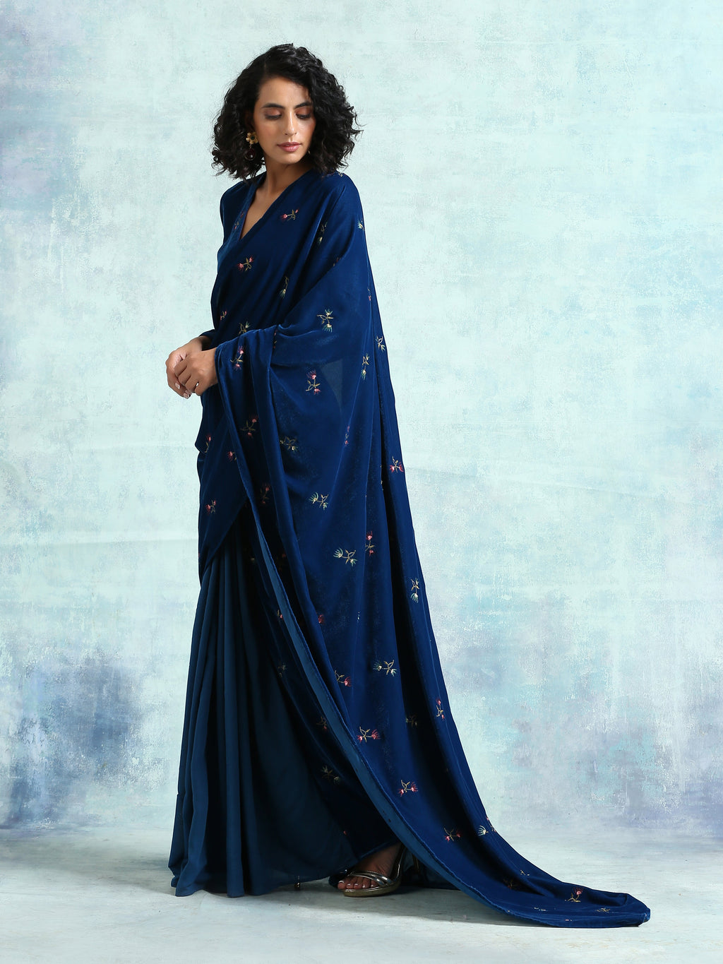 trueBrowns Blue Embroidered Velvet Ready to Wear Saree