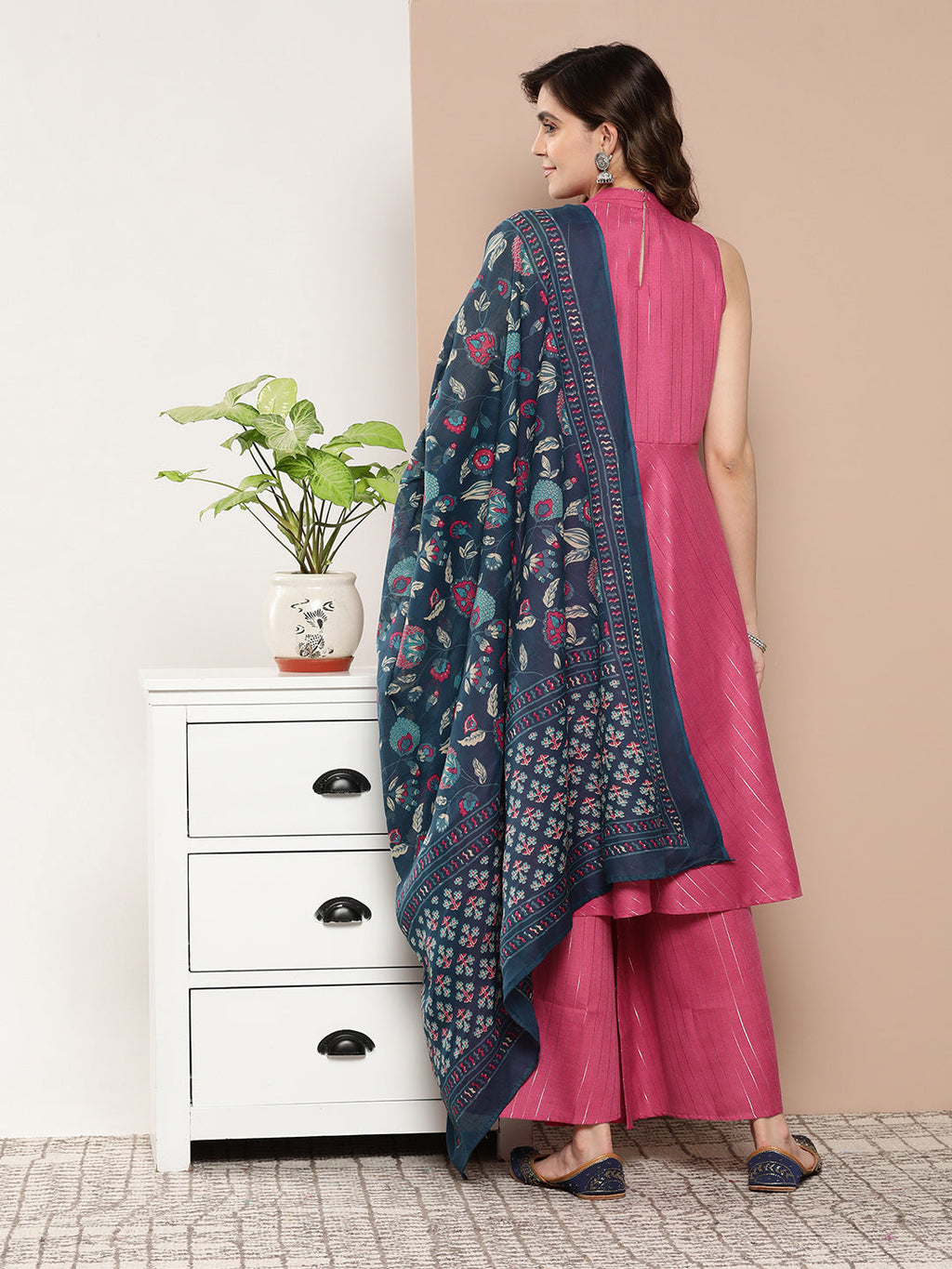 InWeave Women's Fuchsia Lurex Boho Kurta Set With Blue Printed Cotton Dupatta