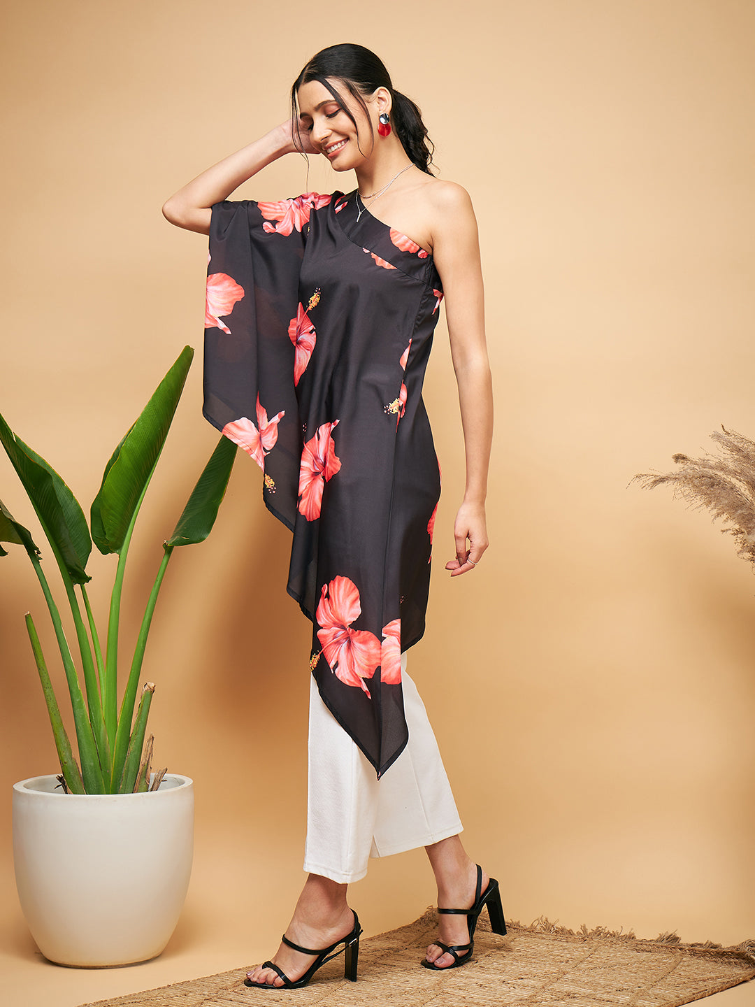 InWeave Women's Black Red Big Flower One Shoulder Kurta