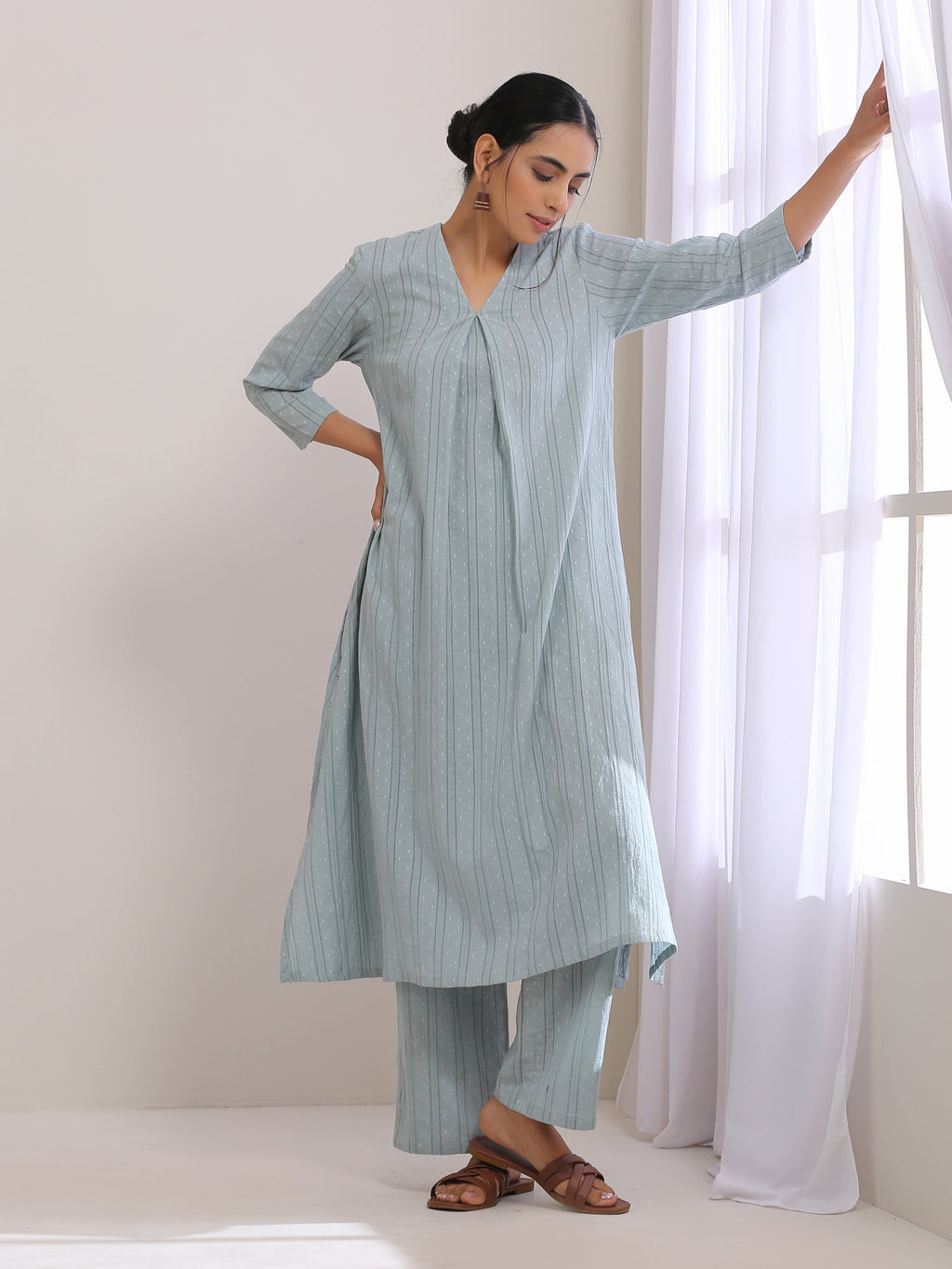 trueBrowns Eggshell Blue Dobby Neck Pleat Kurta Pant Set