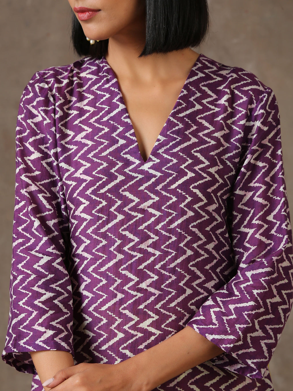 trueBrowns Purple White Lehariya Printed Silk kurta Pant Set