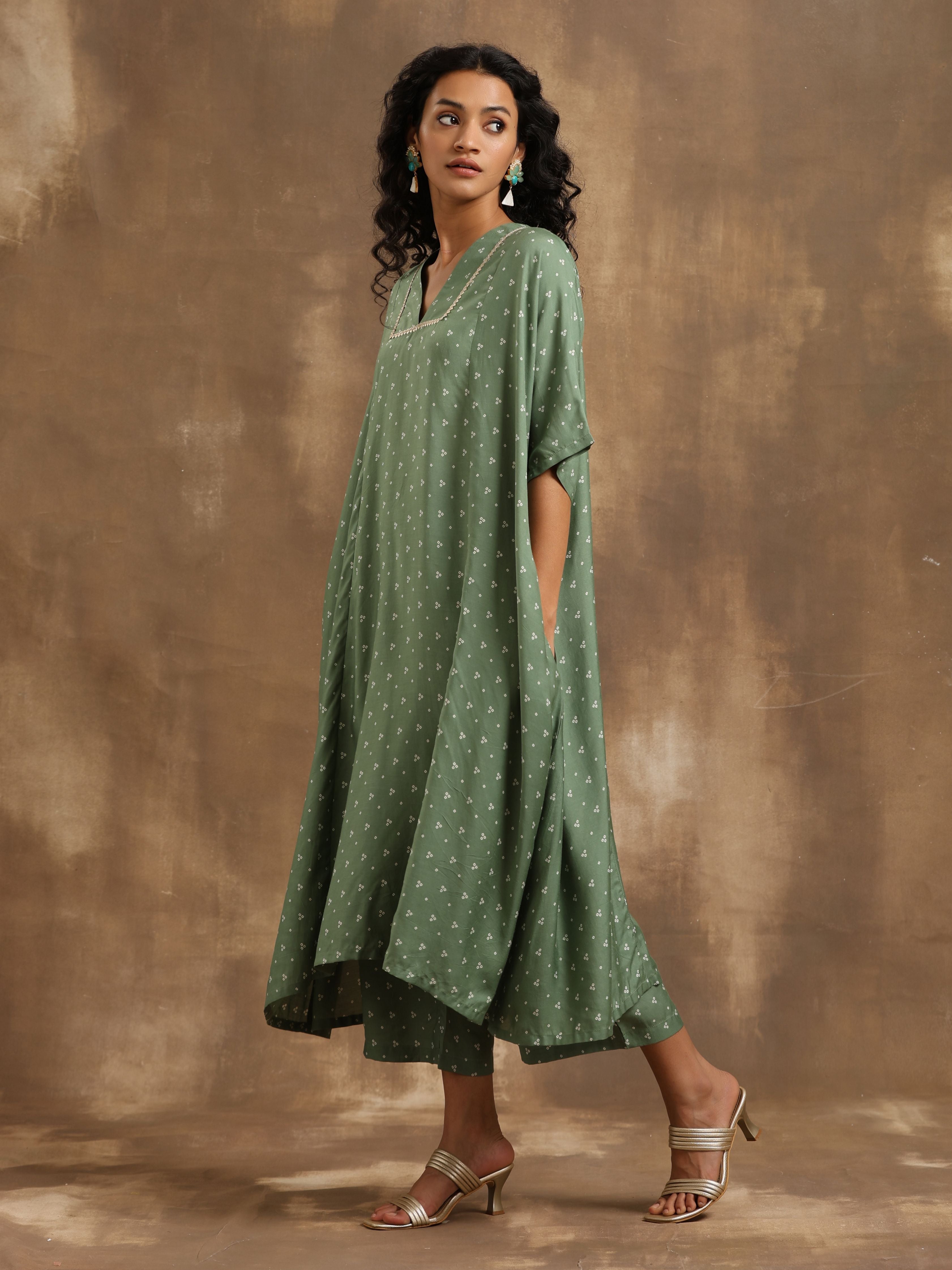 trueBrowns Light Green Bandhani Printed Silk Oversized Kurta Pant Set