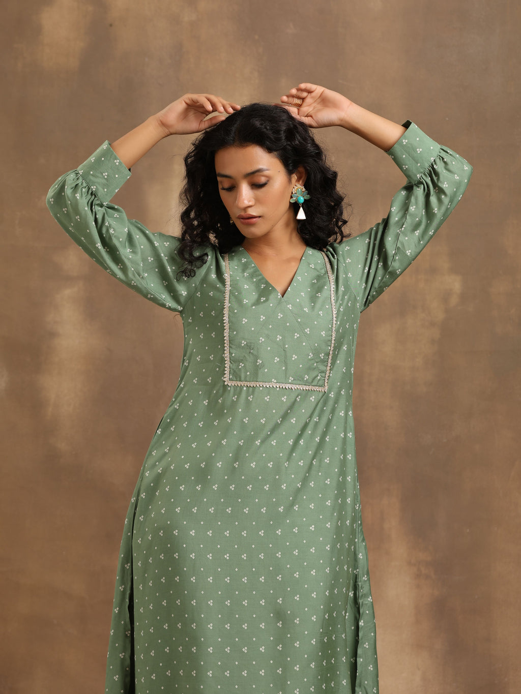 trueBrowns Light Green Bandhani Printed Silk Kurta Pant Set