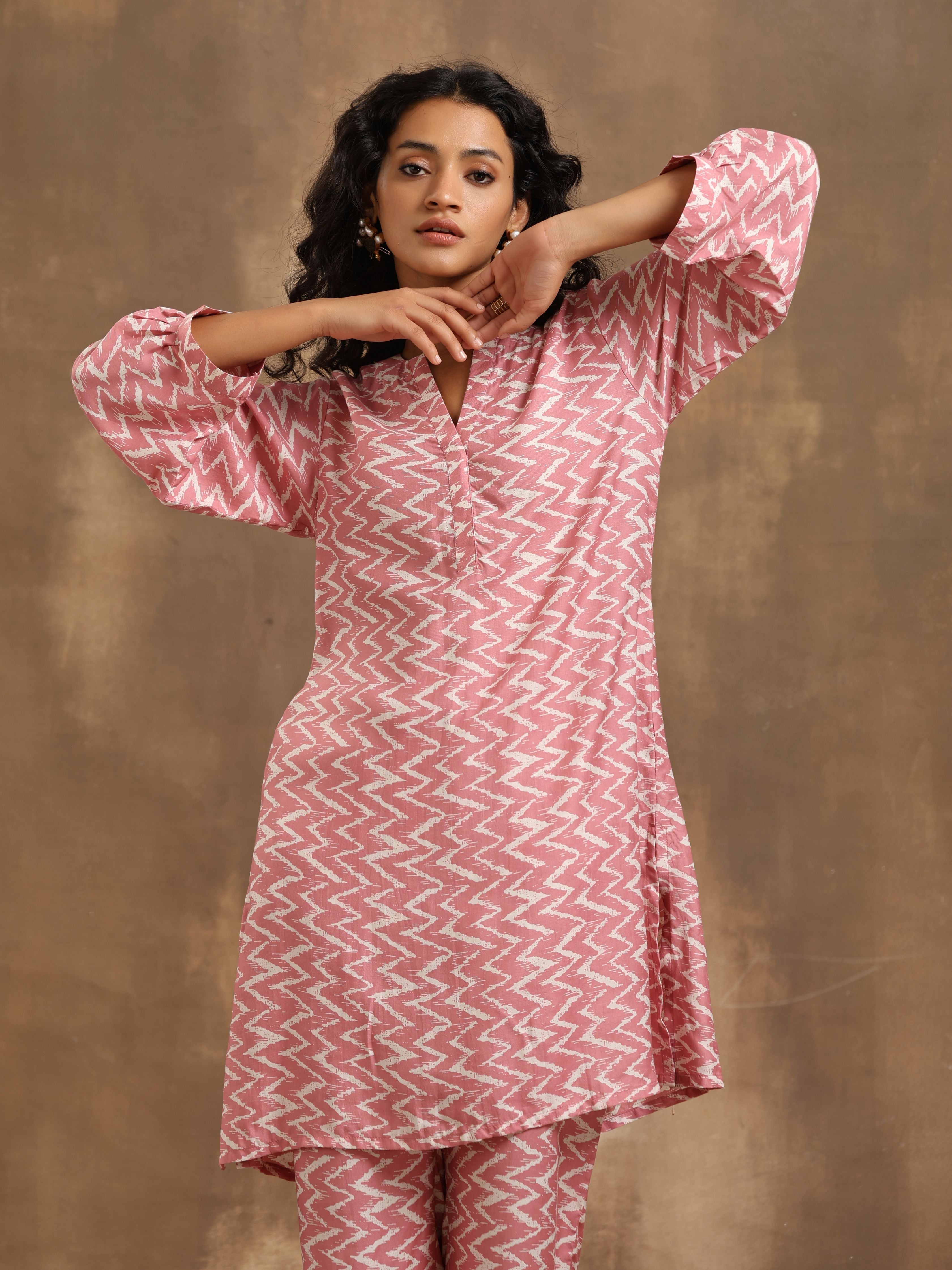 trueBrowns Light Mauve Zig-Zag Printed Silk Co-Ord Set