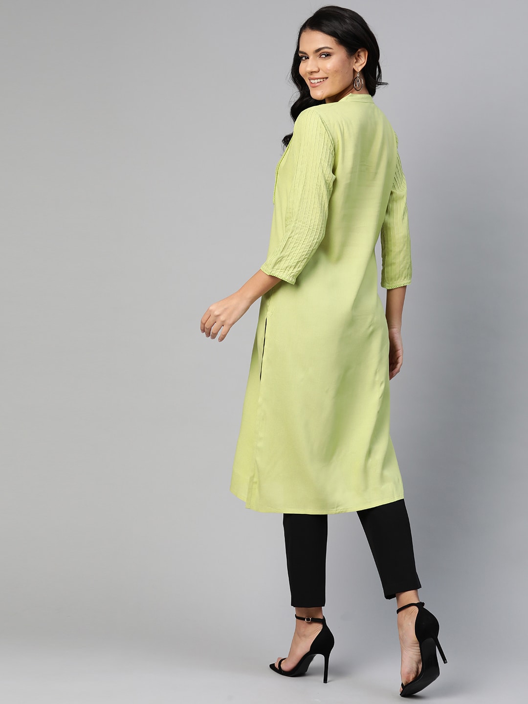 HERE&NOW Women Green Pintuck Yoke Design Straight Kurta
