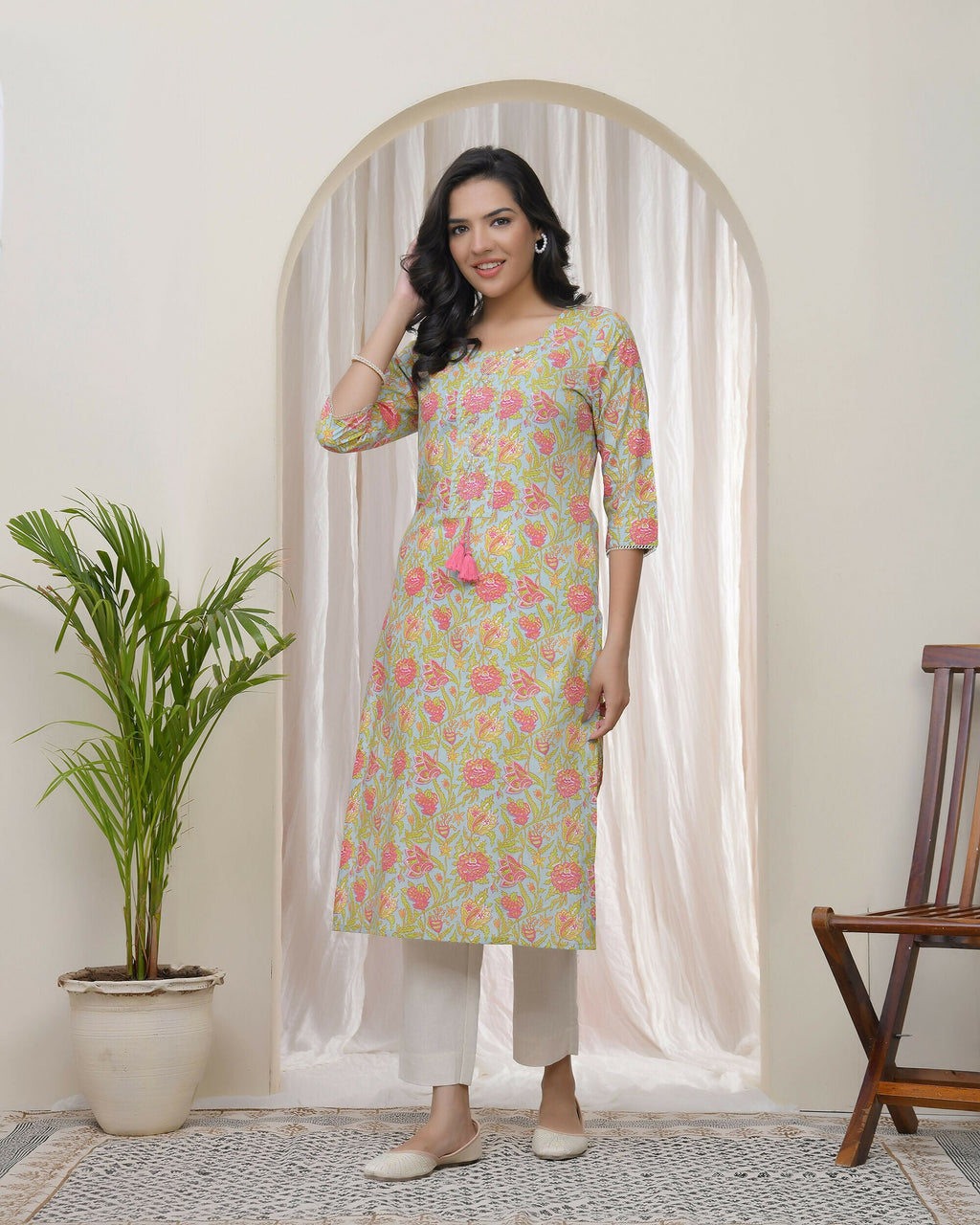 Vaasva Women Multi Cotton Printed Straight Kurti With Pant