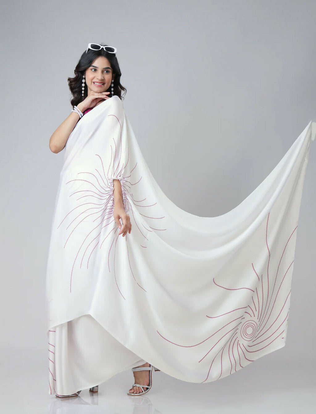 Vastranavya White Retro Wavy Polka Stripes Freehand Ready to Wear Saree